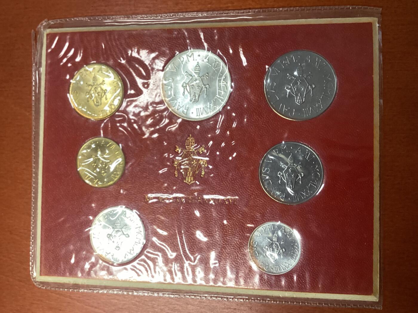 长老汇龙年精选第二十八场拍卖 梵蒂冈年度卡装8枚套，含1枚500里拉银币（3）