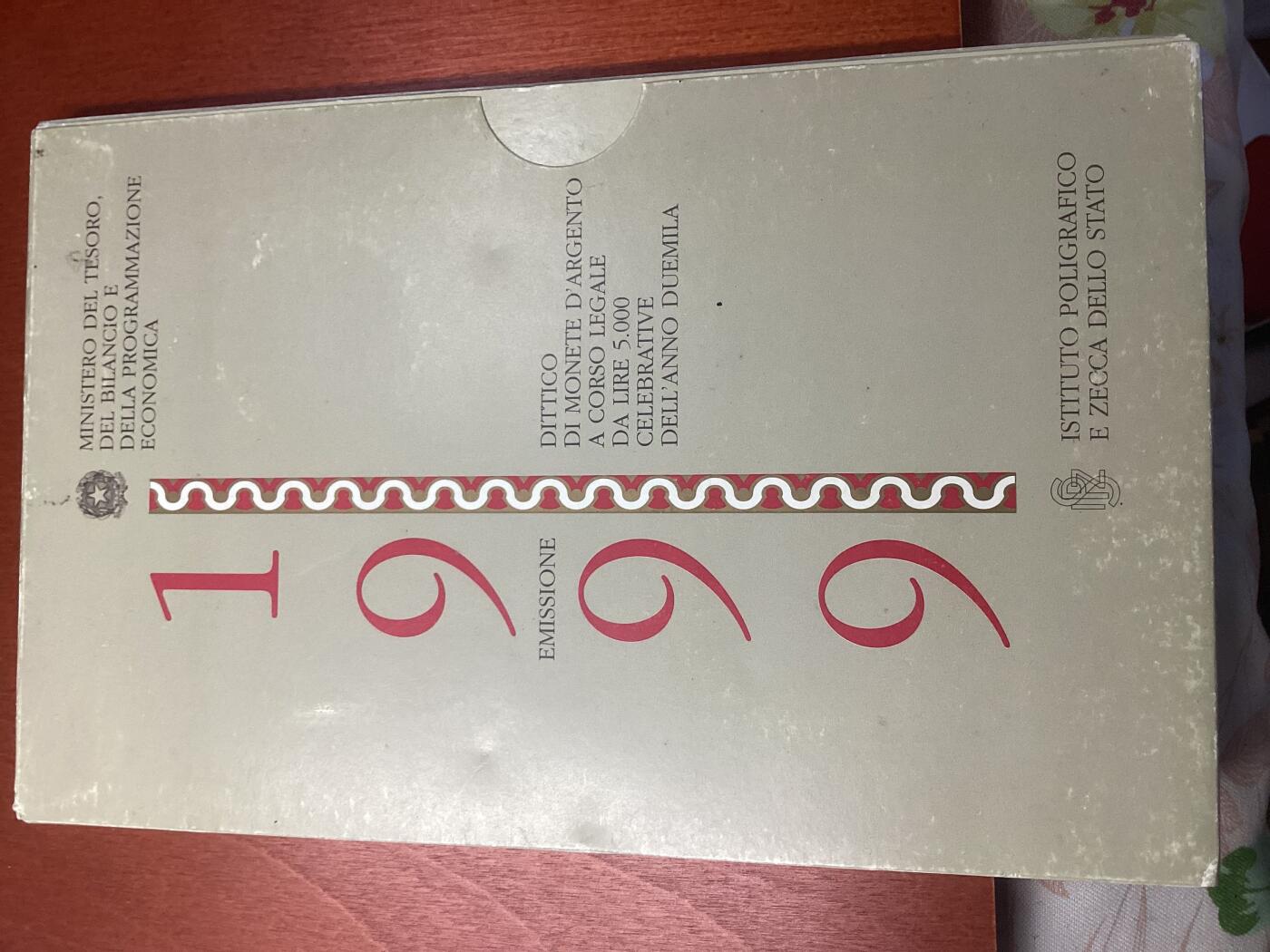 长老汇龙年精选第二十八场拍卖 1999意大利千禧年5000里拉双币银币，盒装