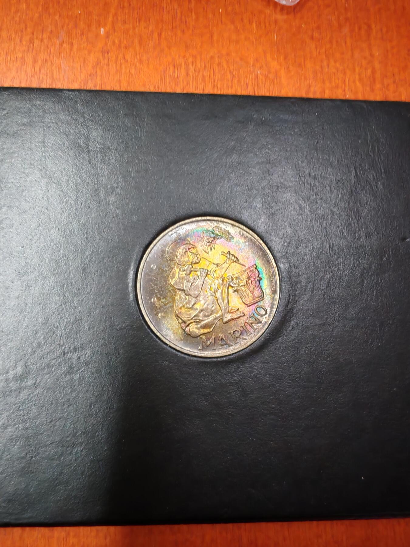 长老汇龙年精选第二十八场拍卖 1975圣马力诺铸币500里拉银币，氧化，卡装