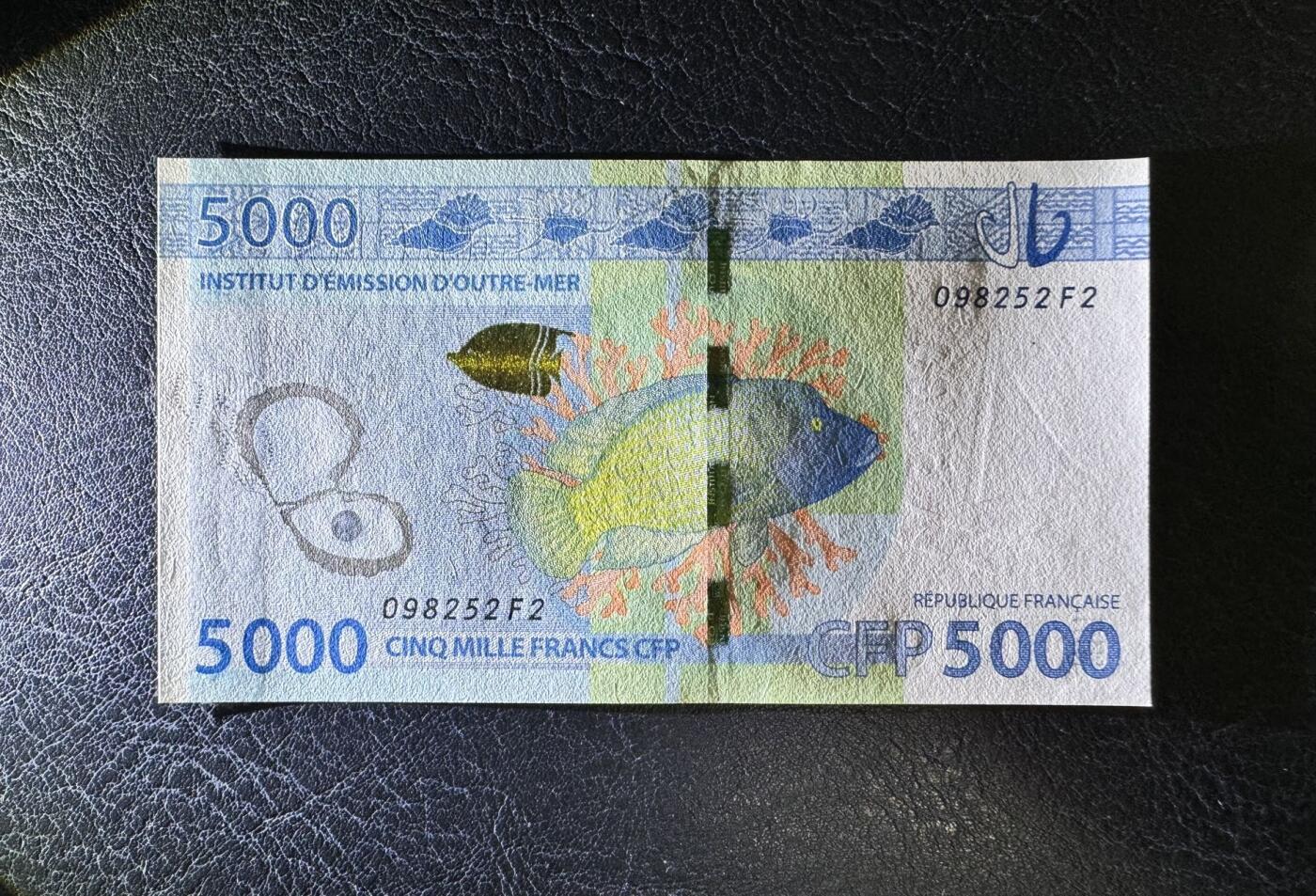 收藏联盟Quantum Auction 第372期拍卖  法属太平洋2014年版5000法郎 品相全新UNC 稀少品种
