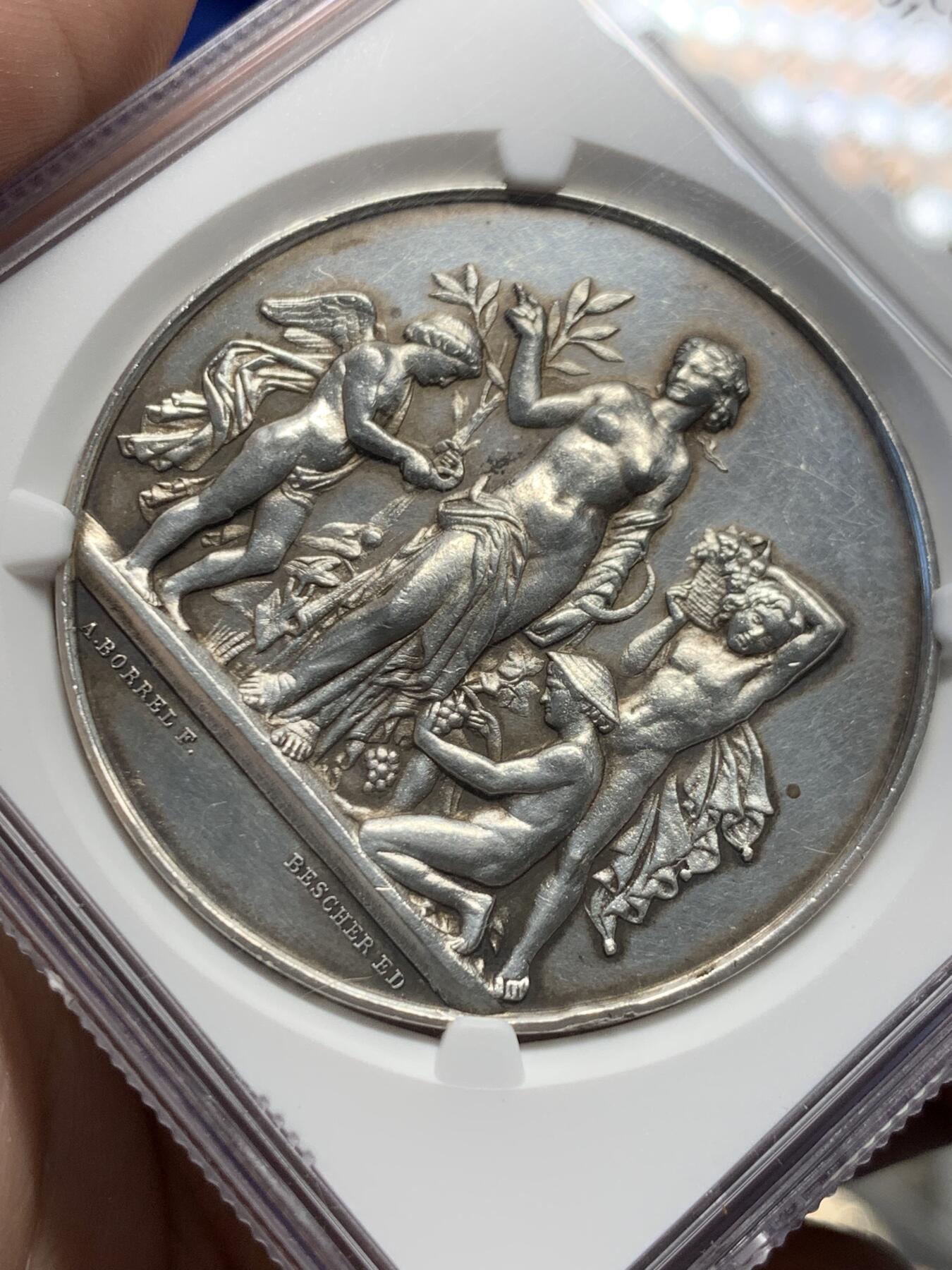 《竞宝斋》第302场- 周日，周一，周二  3场连拍 （全场包邮） NGC UNC 法国 1900年前后 瓦洛涅斯农业女神银章 42mm高浮雕清凉女神与小天使