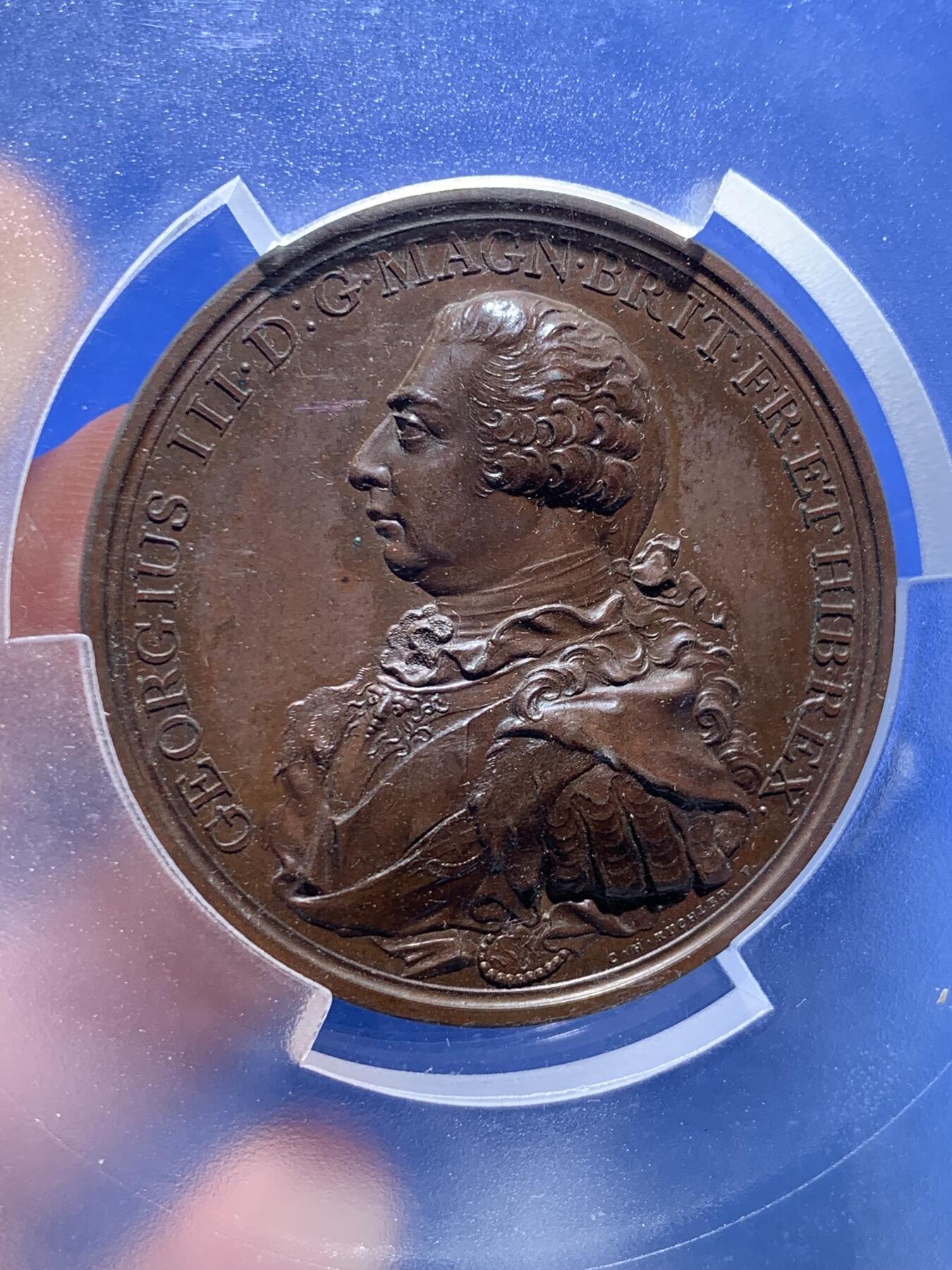 《竞宝斋》第302场- 周日，周一，周二  3场连拍 （全场包邮） PCGS SP63 英国 1800年 国王乔治三世遇刺生还铜章 高浮雕巧克力色 全视之眼
