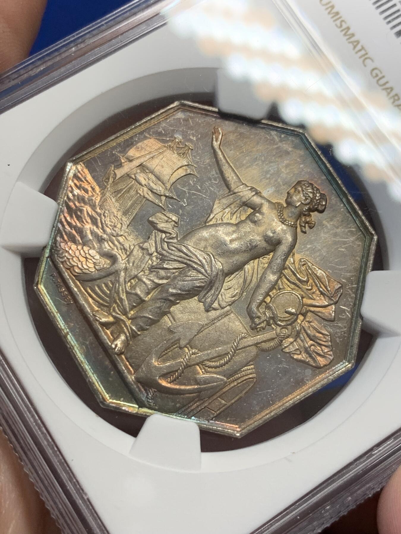 《竞宝斋》第302场- 周日，周一，周二  3场连拍 （全场包邮） NGC MS62 法国1869年名誉品优雅的女神八角银质代币，先见之明保险公司，五彩包浆非常漂亮