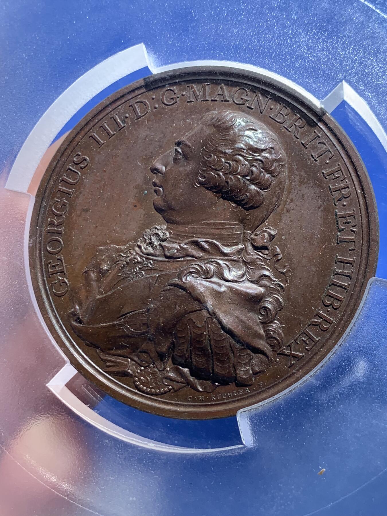 《竞宝斋》第302场- 周日，周一，周二  3场连拍 （全场包邮） PCGS SP63 英国 1800年 国王乔治三世遇刺生还铜章 高浮雕巧克力色 全视之眼