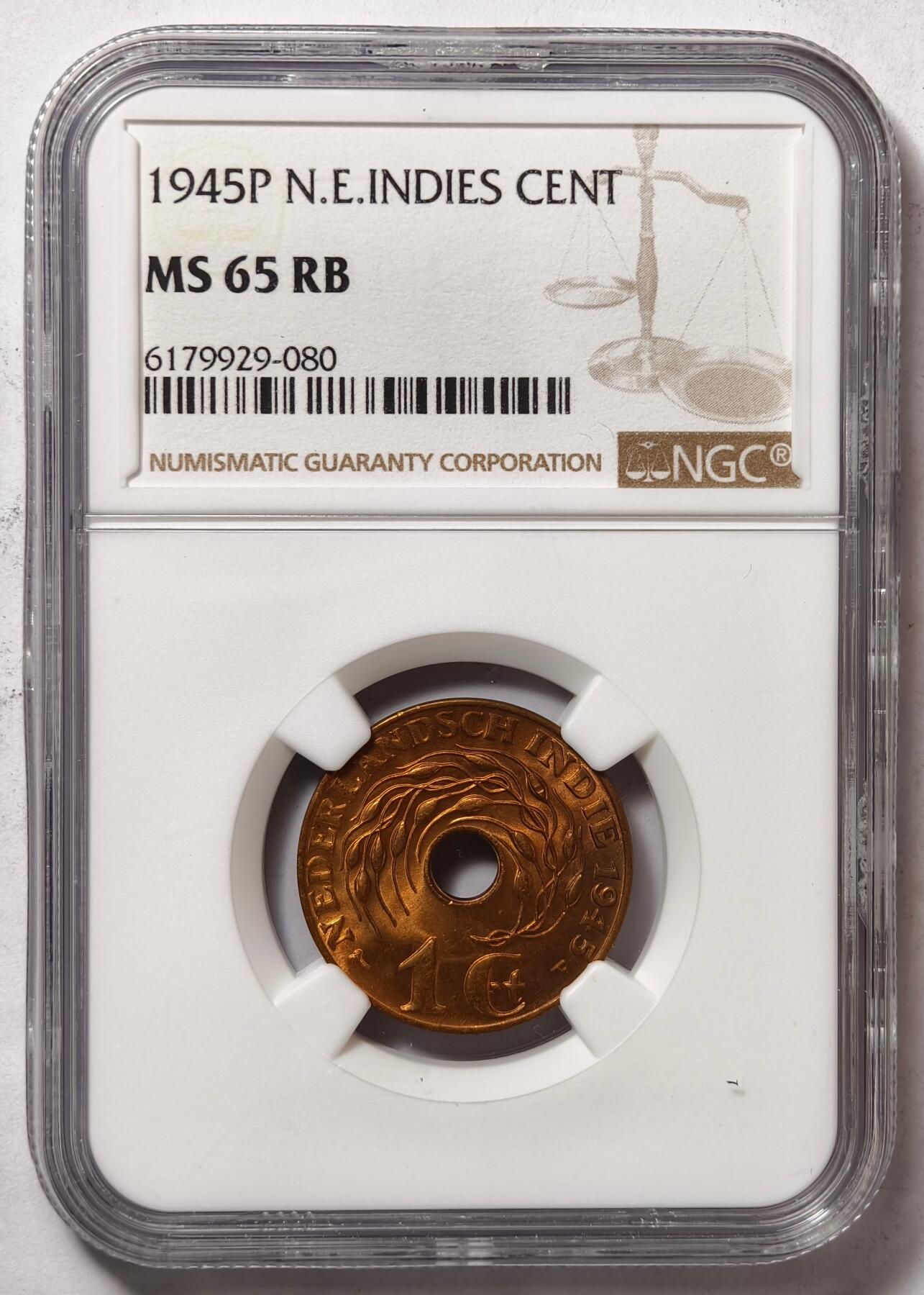 紫瑗钱币——第414期 荷属东印度 1945年 P版 1分 中孔 NGC MS65 RB