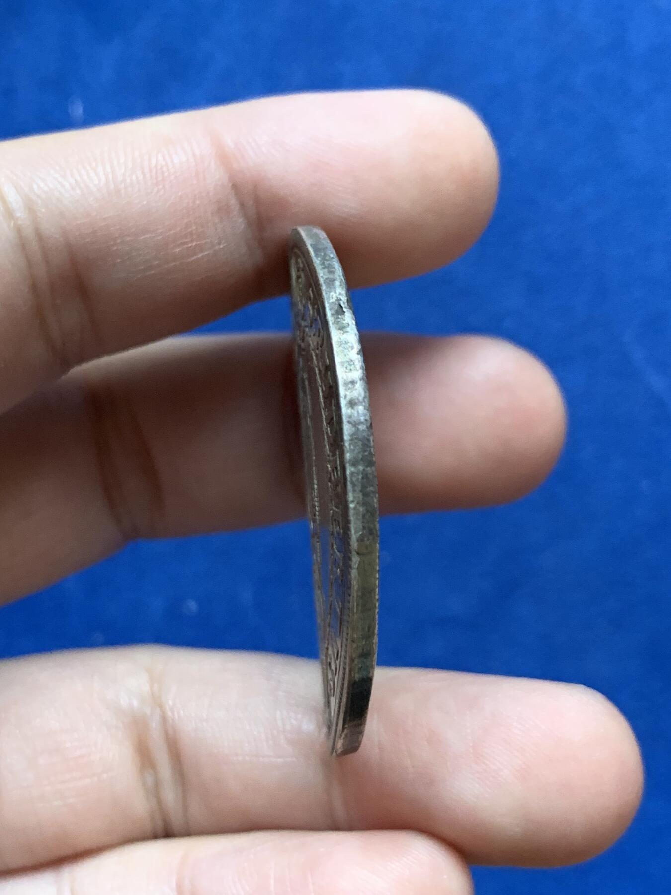 《竞宝斋》第301场 竞宝斋自有渣渣专场- 周日，周一，周二  3场连拍 （全场包邮） 神圣罗马帝国 奥地利大公国 1705 年 萨尔茨堡 圣母抱婴泰勒大银币 状态极好 高点俱在 细节见图
