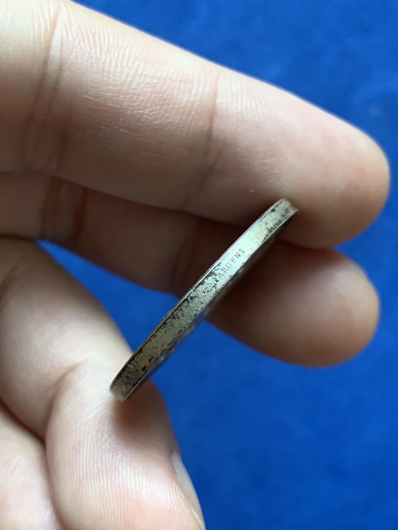 《竞宝斋》第301场 竞宝斋自有渣渣专场- 周日，周一，周二  3场连拍 （全场包邮） 法国 银质婚章包浆细节都不错 背面花体手工刻字 丰饶角  银标