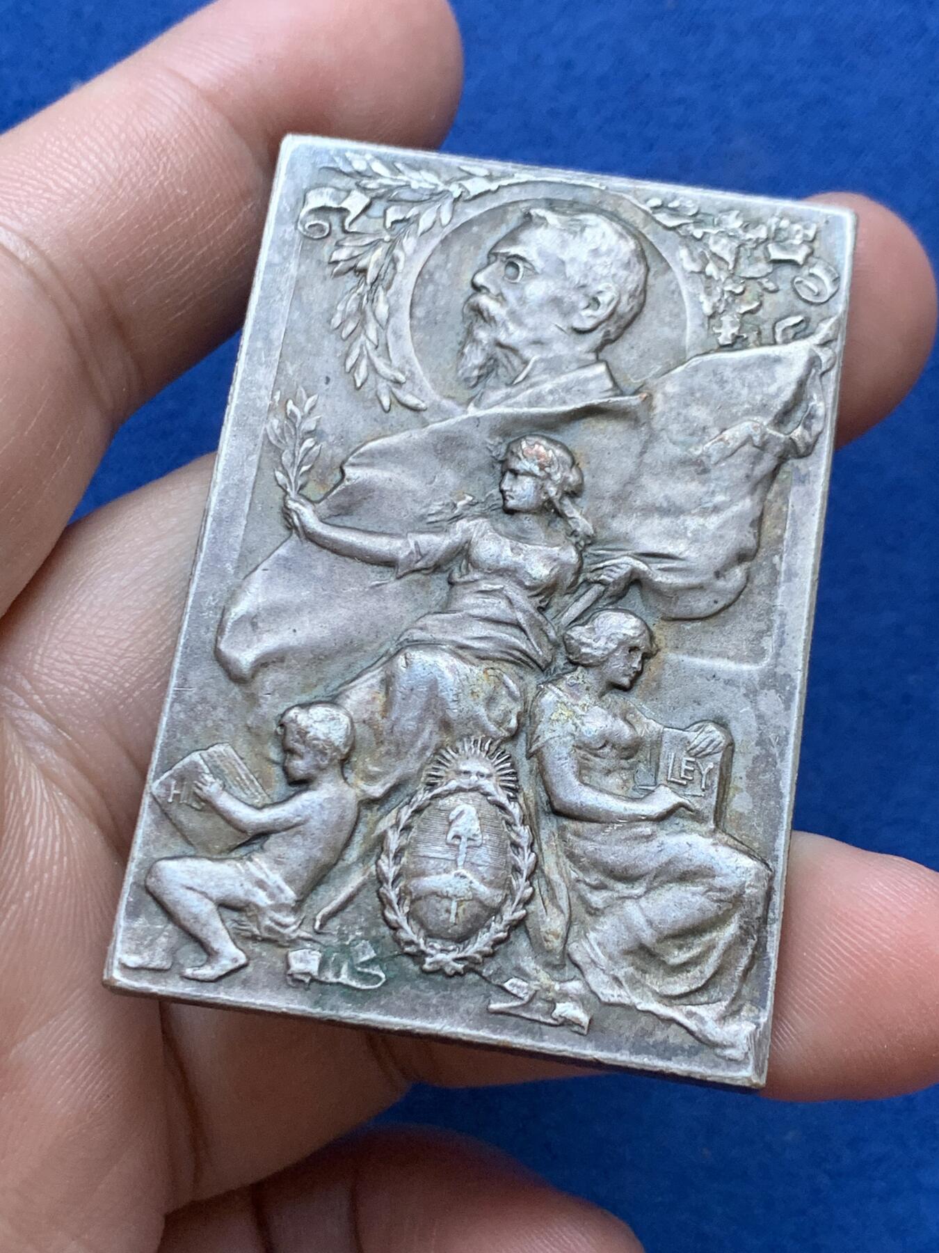 《竞宝斋》第301场 竞宝斋自有渣渣专场- 周日，周一，周二  3场连拍 （全场包邮） 阿根廷 1910 何塞·乌里布鲁 镀银方章 38.5x57.4mm 59.1克