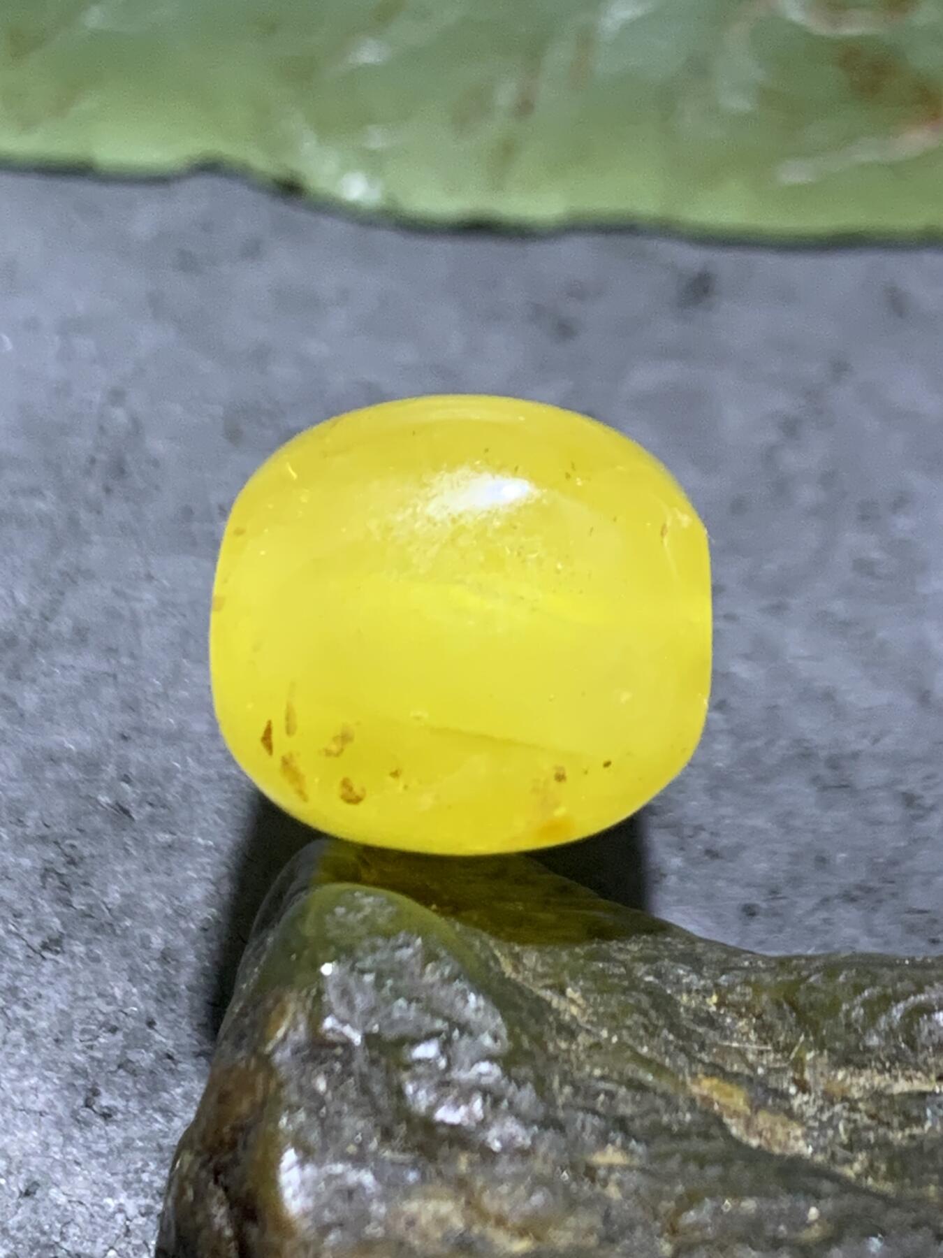 天然乌克兰蜜蜡一体佛头三通一个