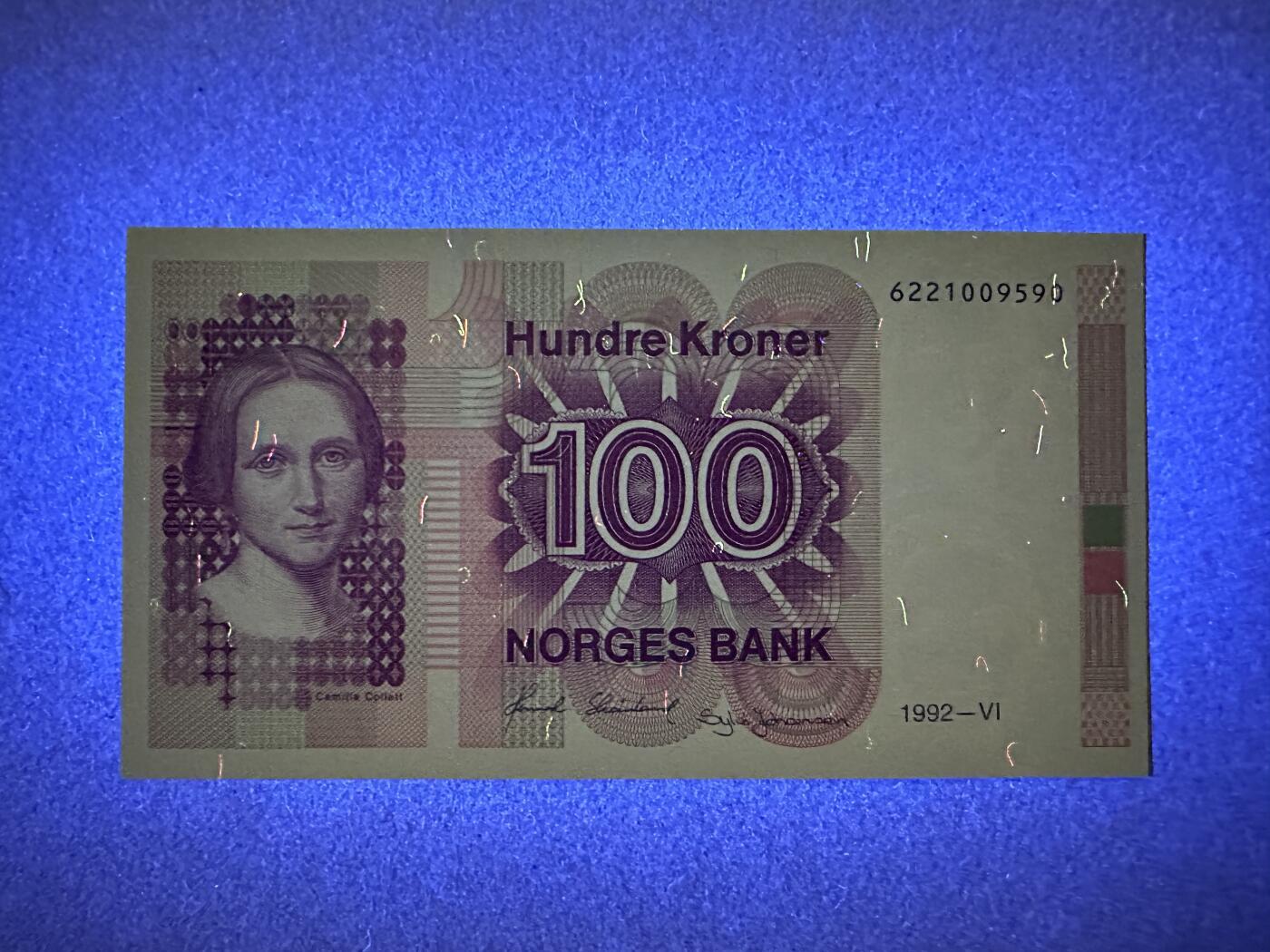 《张总收藏》165期-周日外币超精品 挪威100克朗 UNC 1992年 挪威作家科莱特 背面有一处荧光 无47