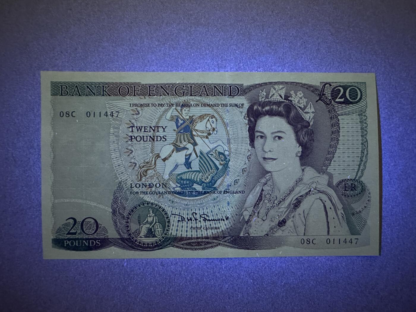 《张总收藏》165期-周日外币超精品 英格兰20镑 UNC- D序列莎翁水印 局部泛黄荧光