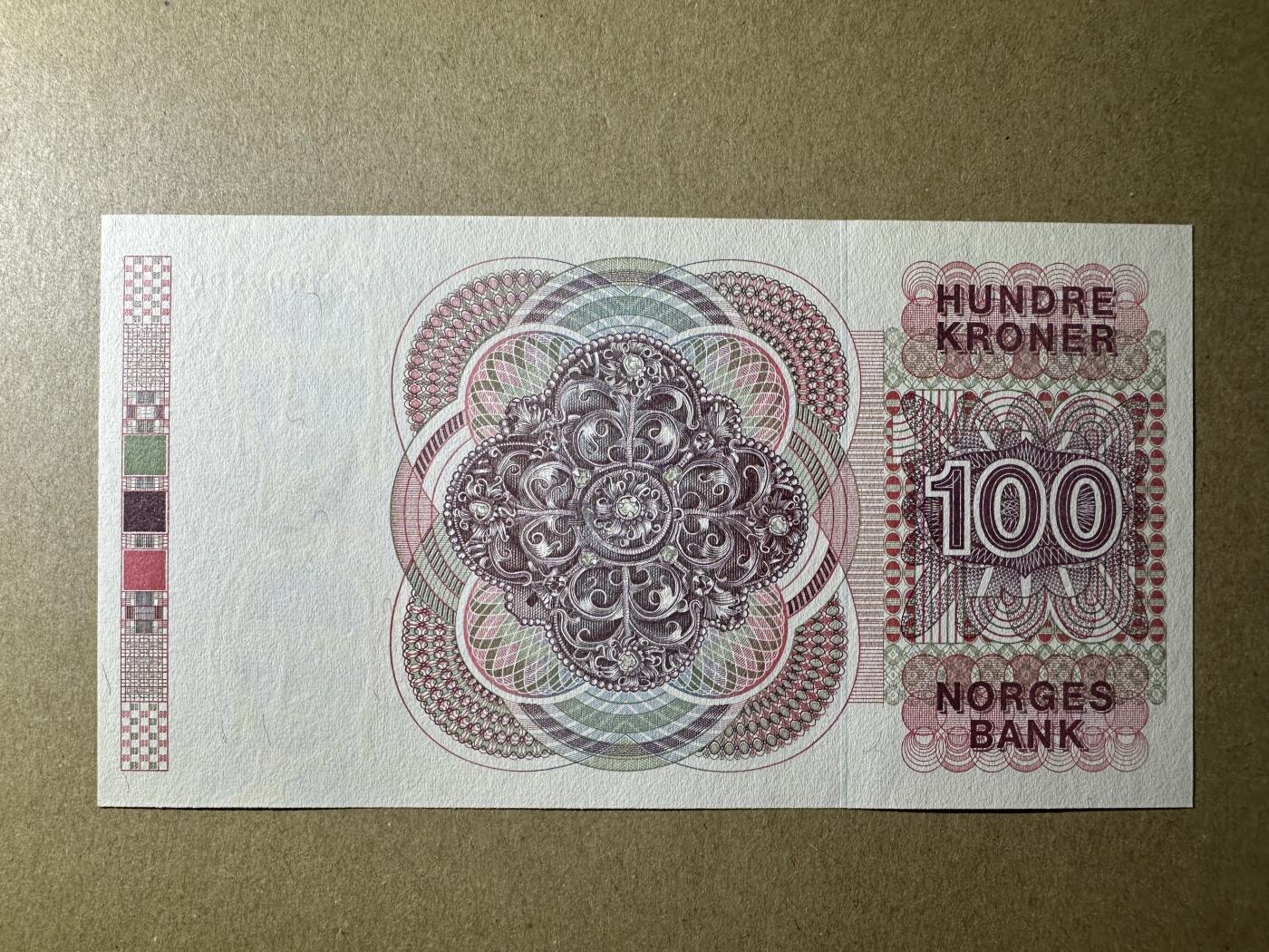 《张总收藏》165期-周日外币超精品 挪威100克朗 UNC 1992年 挪威作家科莱特 背面有一处荧光 无47
