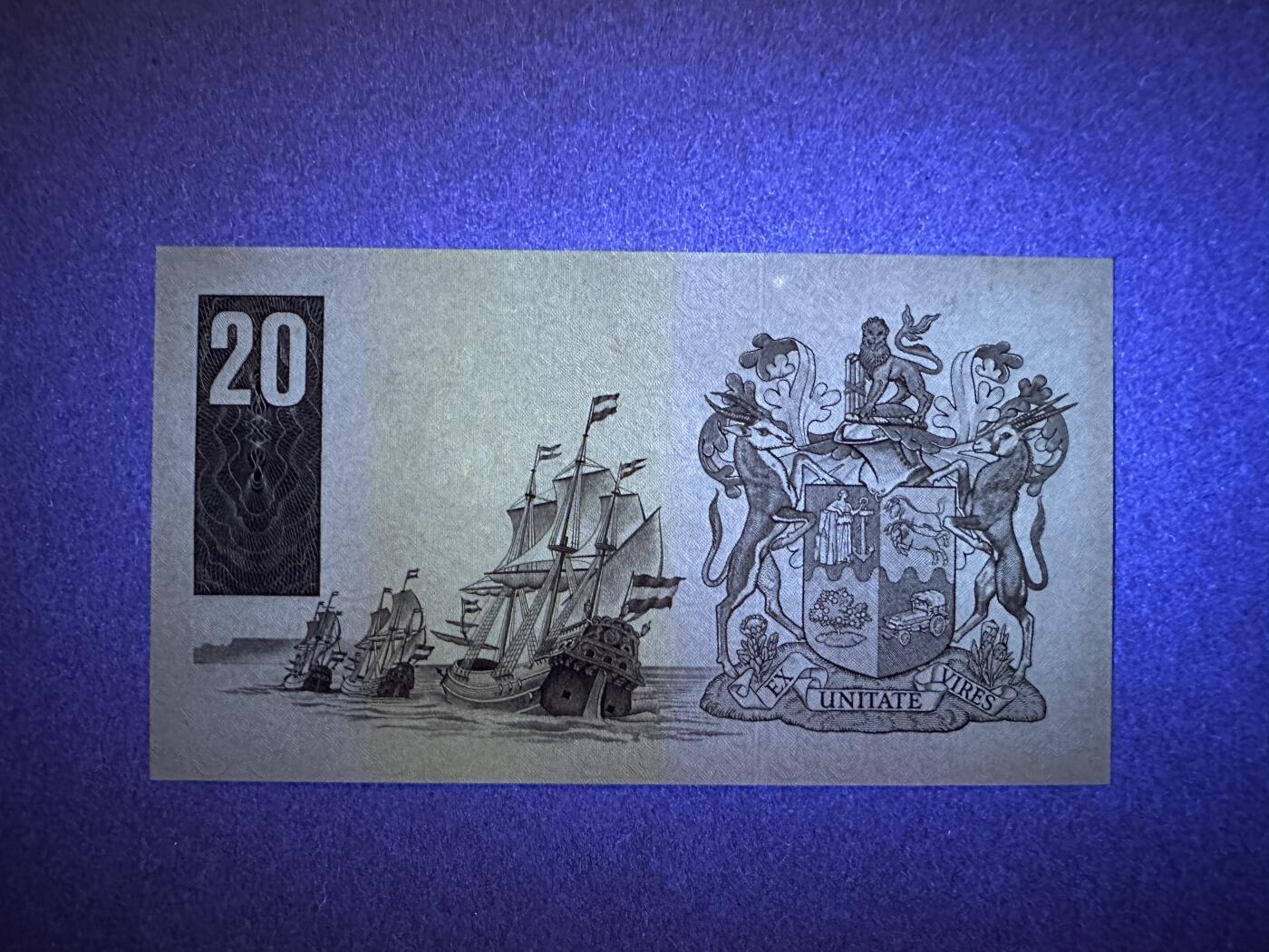 《张总收藏》165期-周日外币超精品 南非20兰特 UNC 1982-1985年 仅背面有一个荧光点 无4