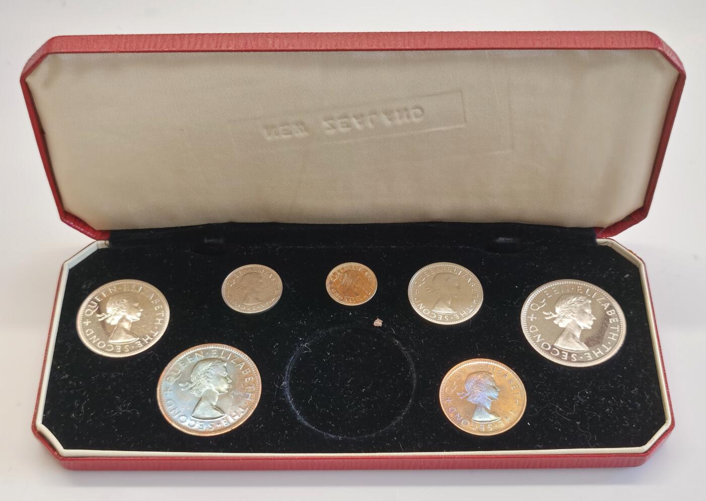 博洋堂“长夏未央”8月精品专场暨第089期（全场包邮） 新西兰1953年伊丽莎白二世登基精制登基套币7枚 铜币自带五彩包浆 附带原盒