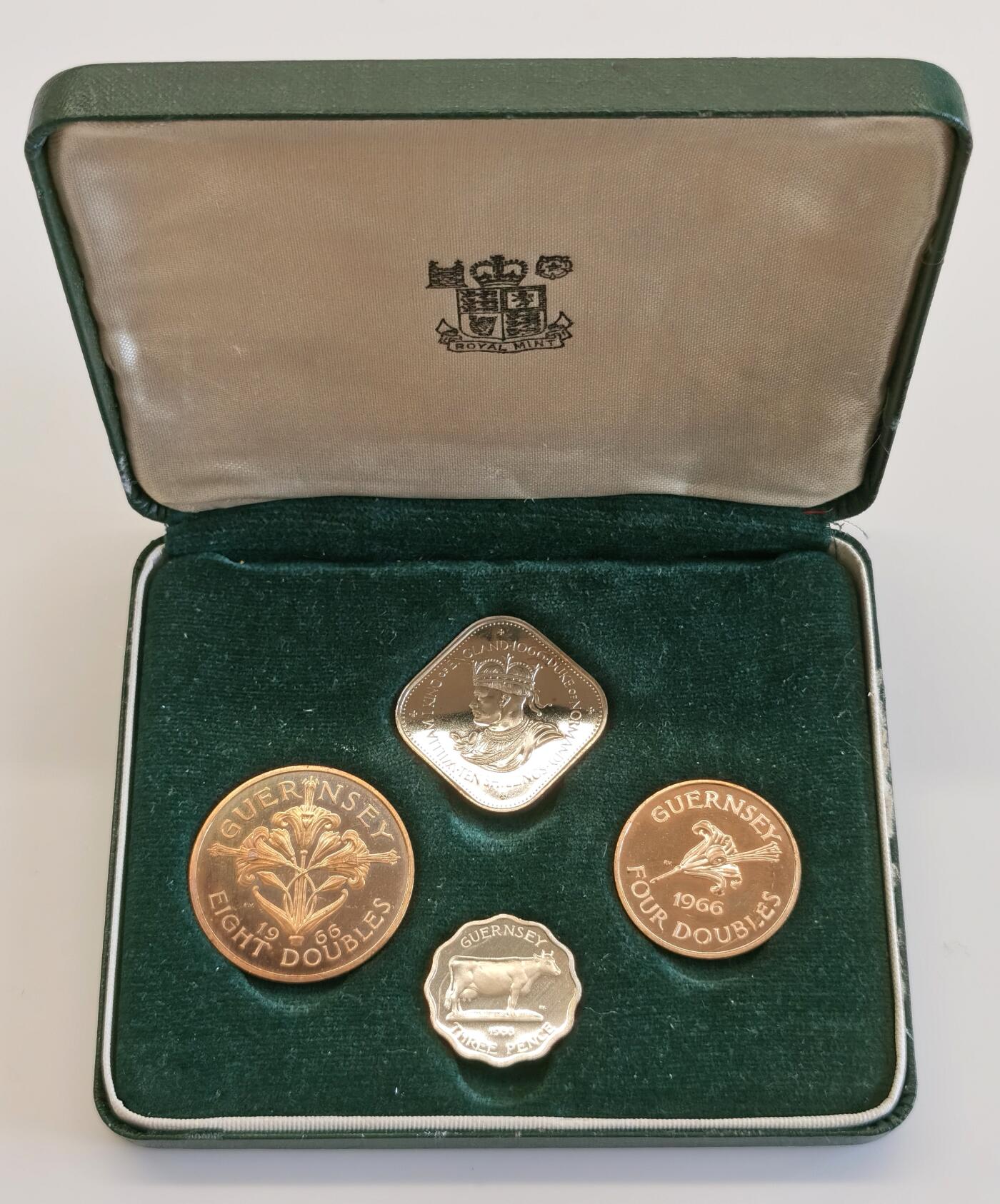 博洋堂“长夏未央”8月精品专场暨第089期（全场包邮） 英国-根西岛1966年伊丽莎白二世精制套币 4道步&8道步铜币绝美渐变五彩包浆 3先令镍币 10先令方形镍币 纪念诺曼底征服900周年 附带原盒