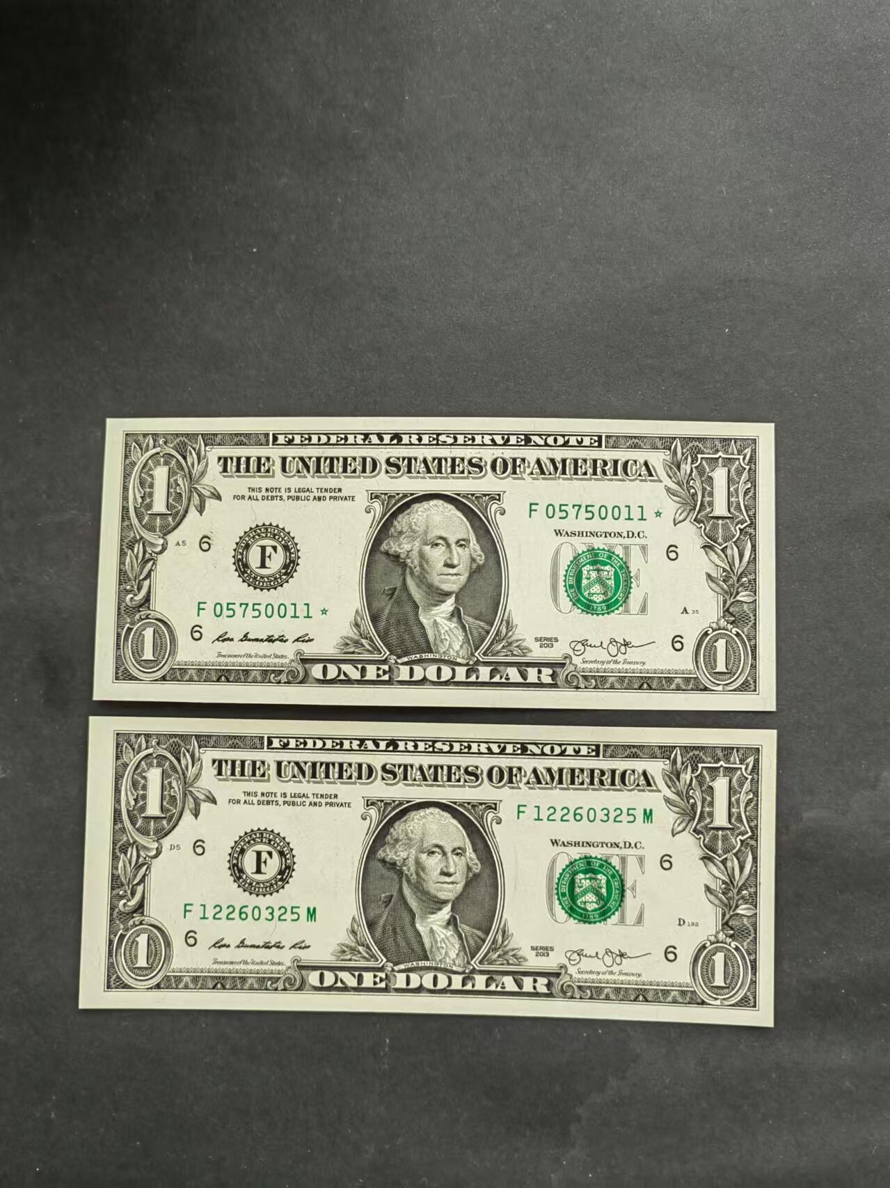 外币专场240831第九场 美国🇺🇸2013年1美元二张，全新品相UNC。