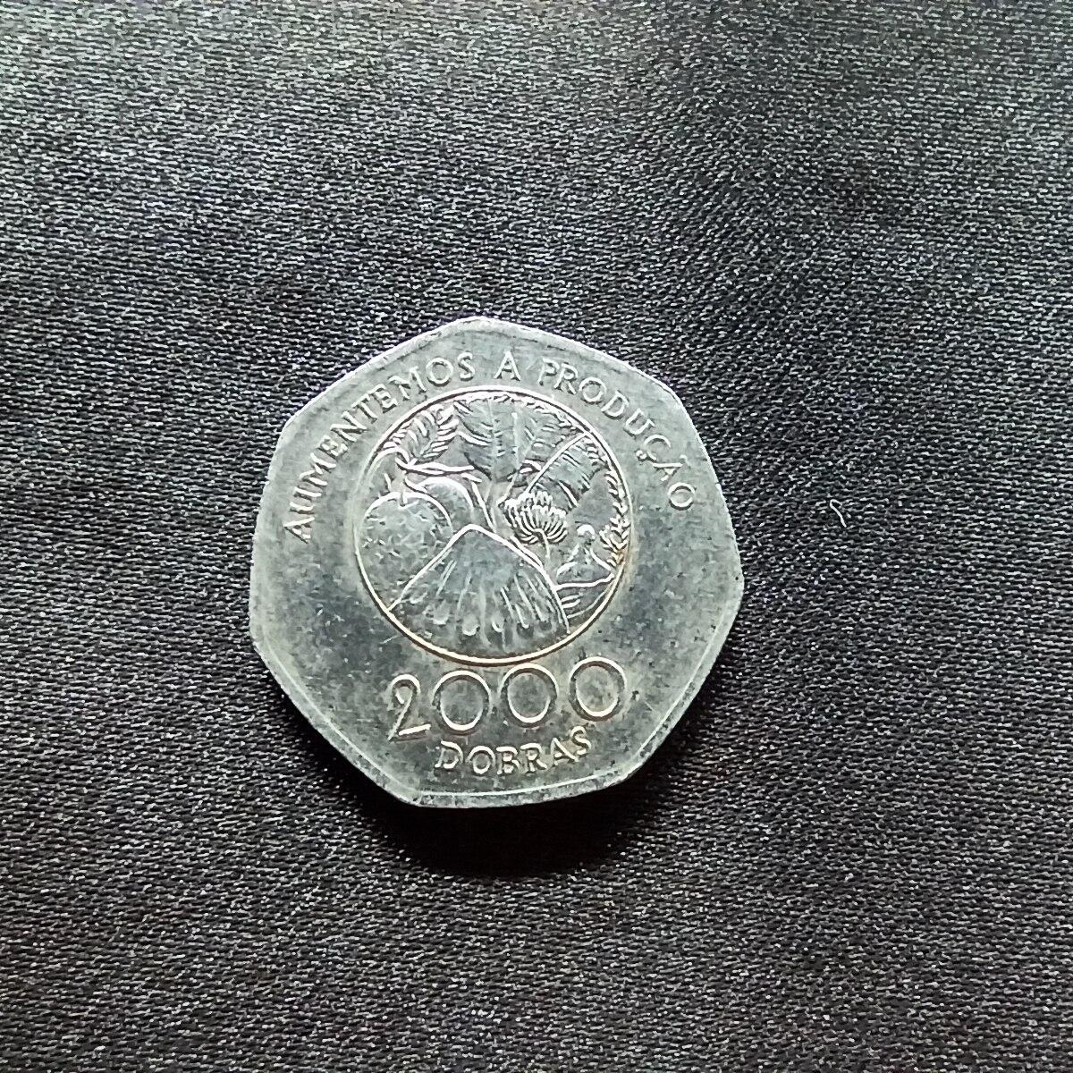 邮泉阁限时拍卖第十四场 各国硬币专场（拍卖结束后请付邮费，存留时间过长需全部邮寄） 圣多美和普林西比1997年2000元