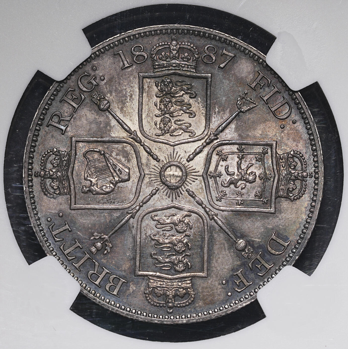 修遠堂世界钱币第三十八期 全场包邮 纸袋五彩 NGC MS63 1887年英国4先令大银币 盒子边有磕 介意者请勿出价