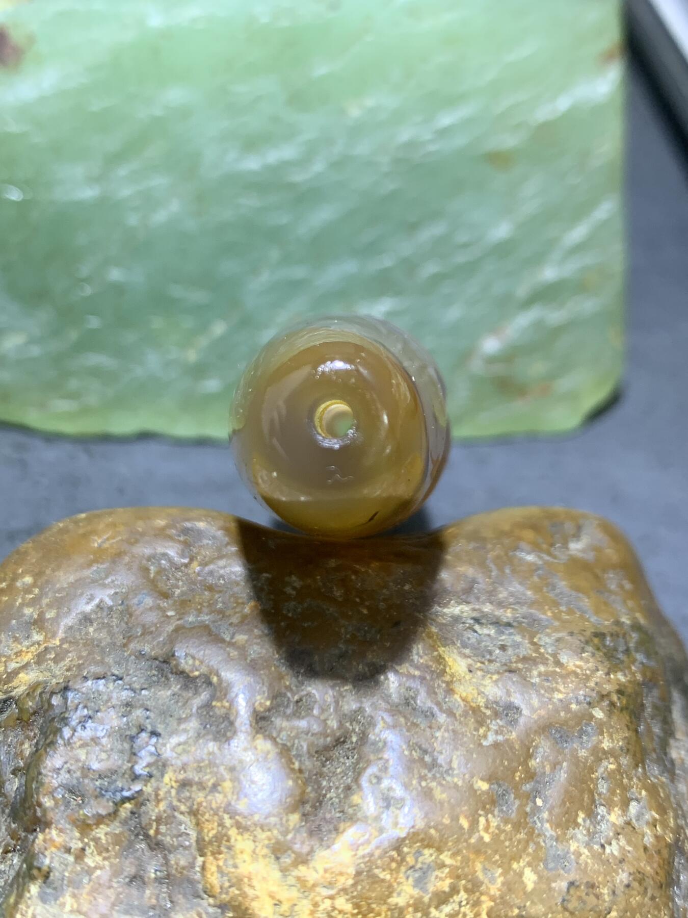 精美高玉化巴西玛瑙手工俏色巧雕雄鹰大桶珠（把件）一个！