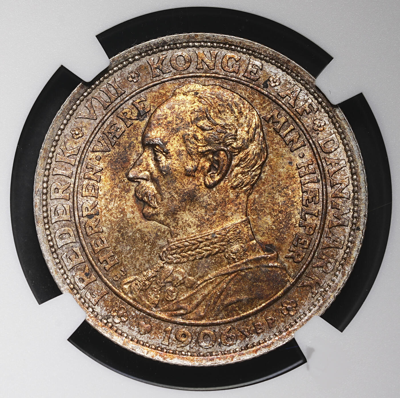 修遠堂世界钱币第三十八期 全场包邮 NGC MS64 1906年丹麦国王更迭纪念2克朗银币 阴阳面包浆一面灰彩一面重焦糖彩
