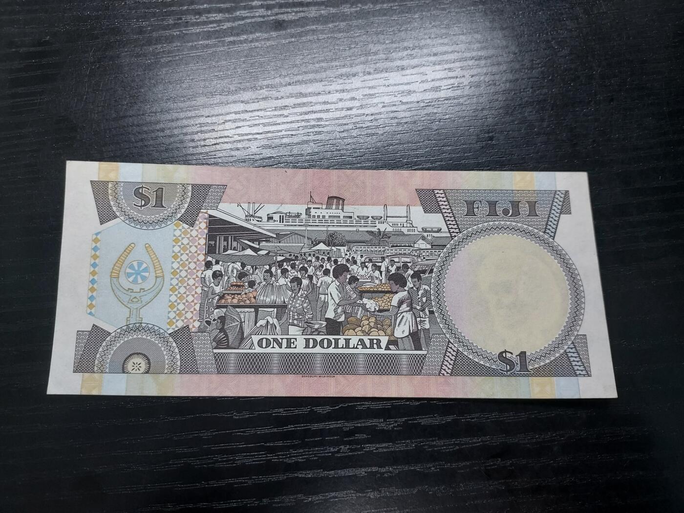博彦收藏10月20日晚上8点 钱币专场 斐济女皇1元 UNC