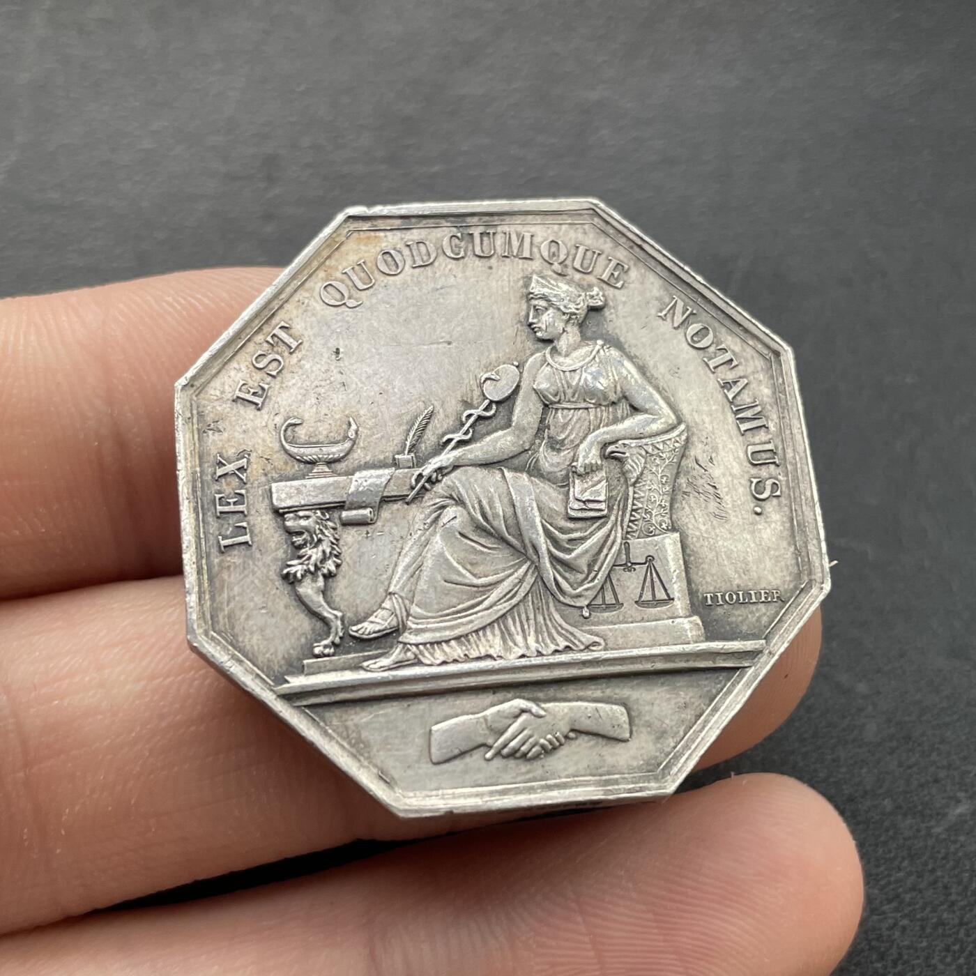 「木头集藏」章牌专场-第46期 法国波尔多公证人银章  直径：34mm，18 g，边铭：手指 ARGENT （1845-1860年）