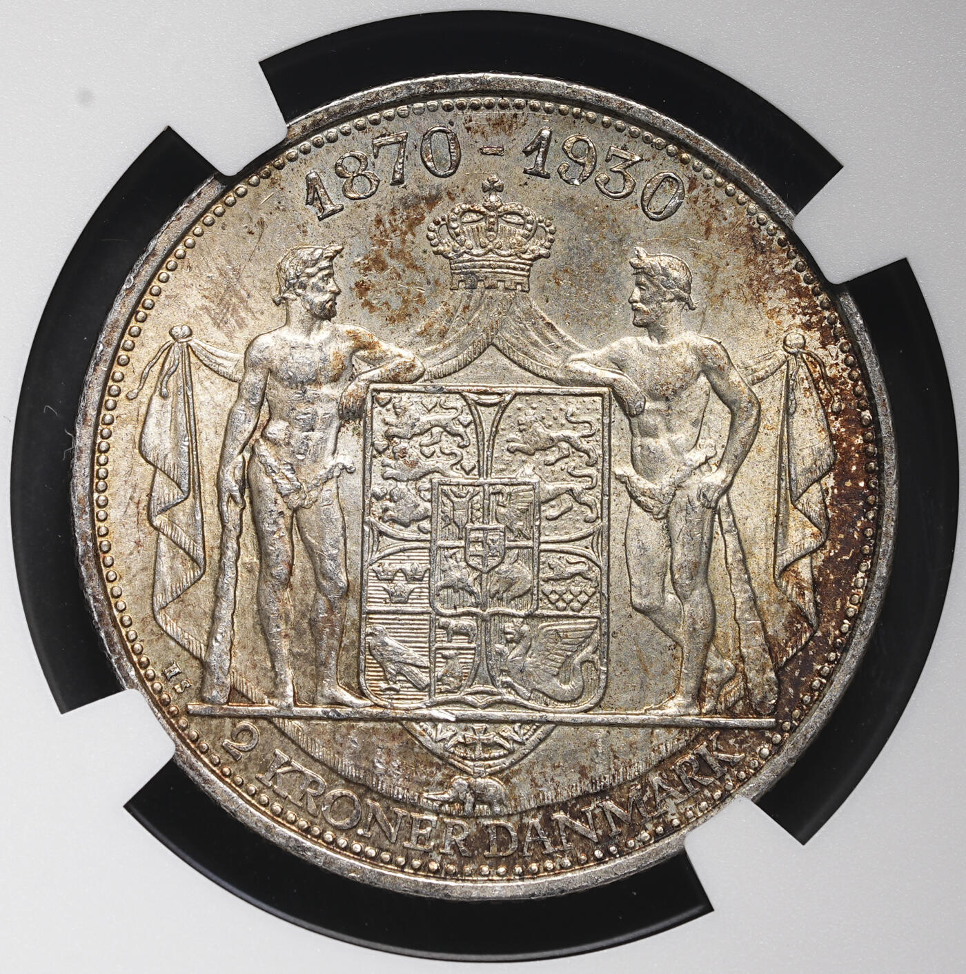 修遠堂世界钱币第三十八期 全场包邮 NGC MS64 1930年丹麦国王60大寿纪念2克朗银币 灰彩加焦糖彩