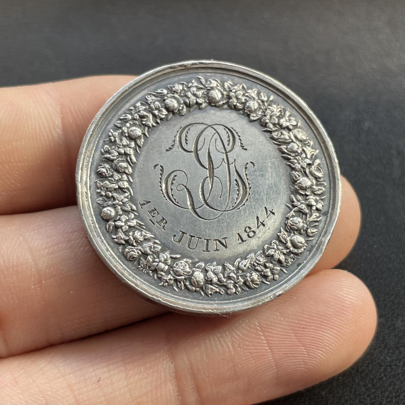 「木头集藏」章牌专场-第46期 1844年法国婚礼银章  直径：33 mm，16.6g，边铭：油灯 （1832-1841年），早期版本，如图边有微碰