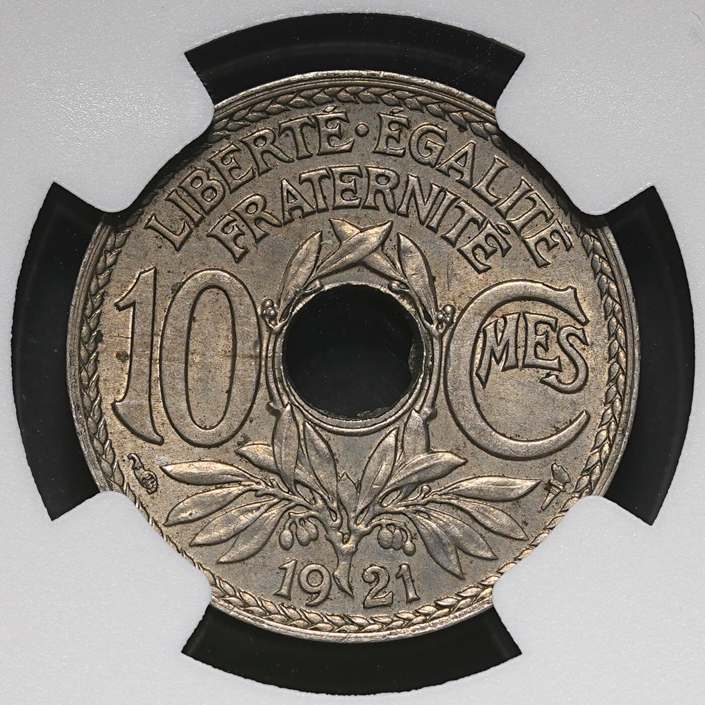 修遠堂世界钱币第三十八期 全场包邮 NGC MS64 1921年法国中孔10分