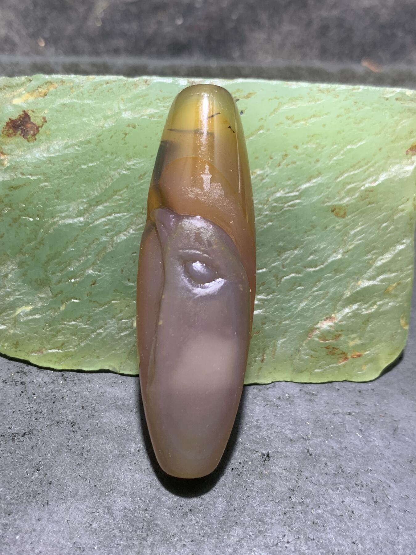 精美高玉化巴西玛瑙手工俏色巧雕雄鹰大桶珠（把件）一个！