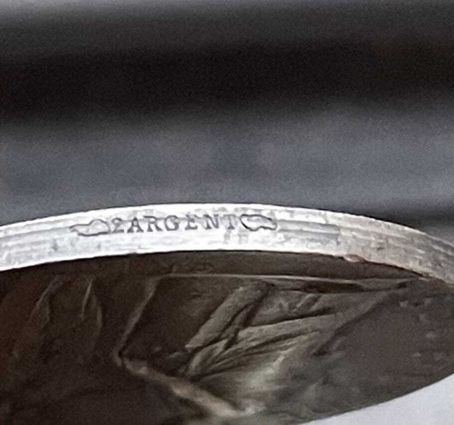 「木头集藏」章牌专场-第46期 O.Roty～法国社会互助银奖章  直径：27 mm，14.8 g （含绶带）  边铭：丰饶角 2 ARGENT，品相不错