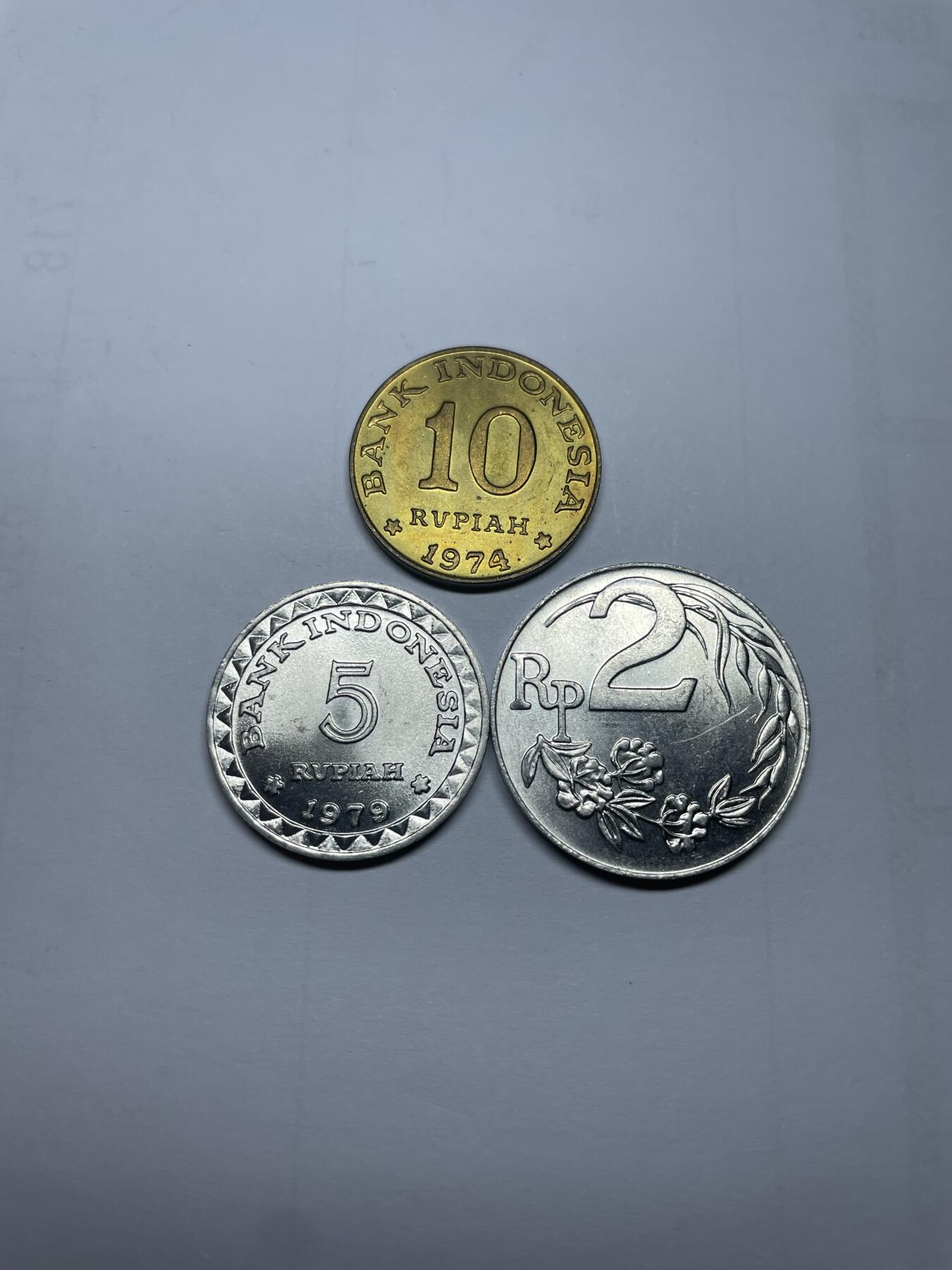 每日一拍，2024年集古藏今外币拍卖第十四期-第3场—（总第133拍），可以寄存60天，满160元包邮。 印尼各面值三枚