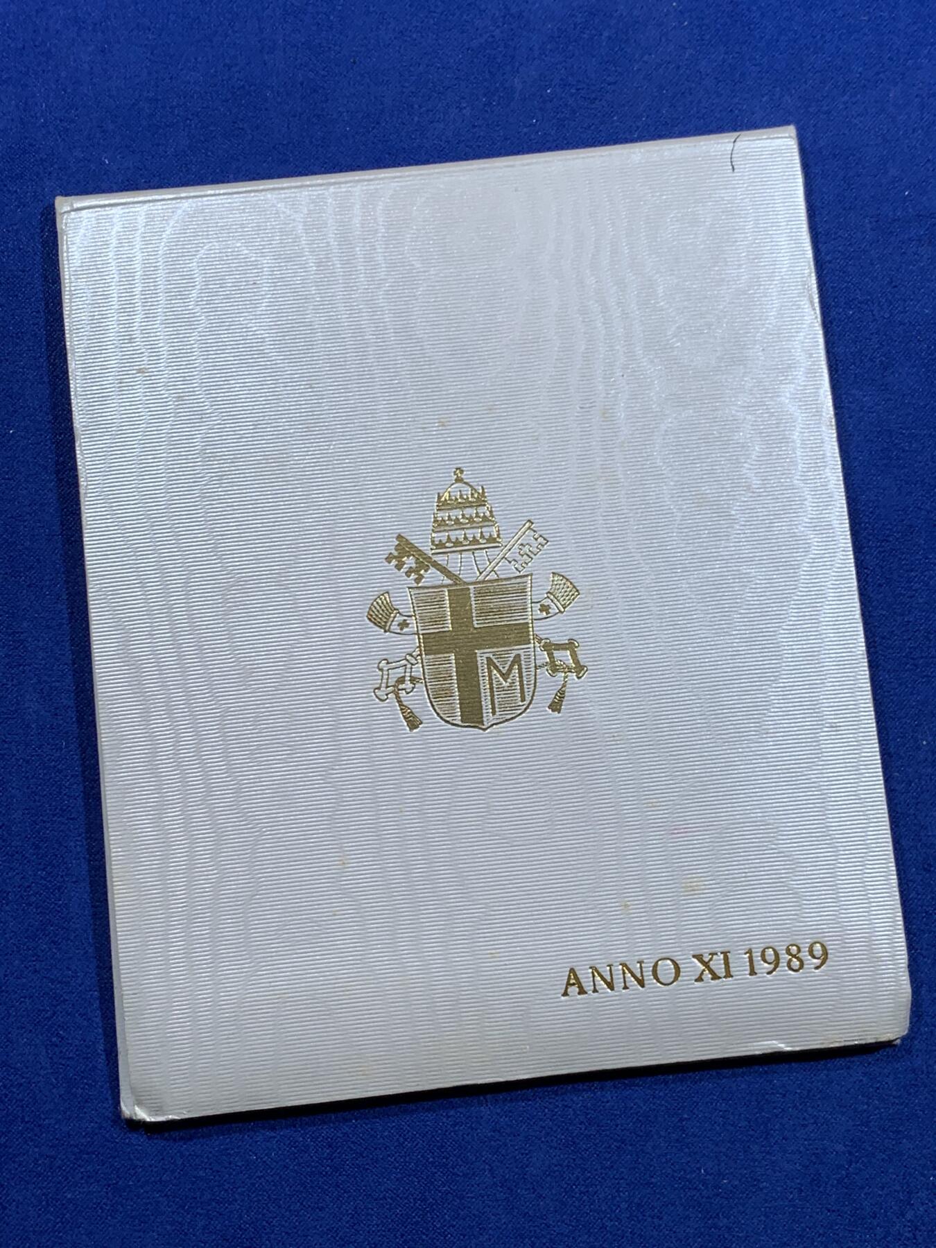 《竞宝斋》第303场   周日，周一 2场连拍 （全场包邮） 梵蒂冈1989年原装套币 带银币