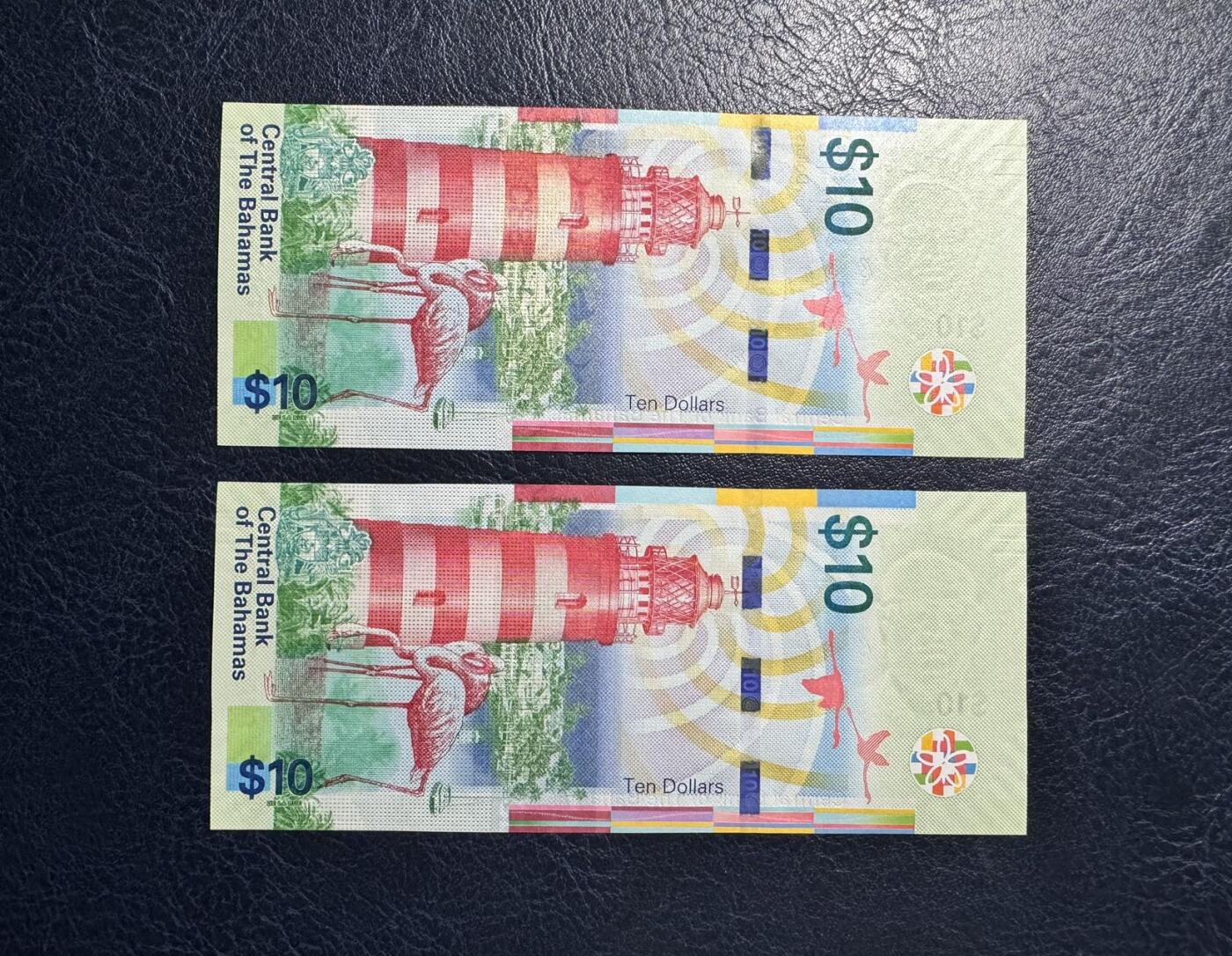 收藏联盟Quantum Auction 第373期拍卖  巴哈马2016年10元首发A冠两张 品相全新UNC 火烈鸟