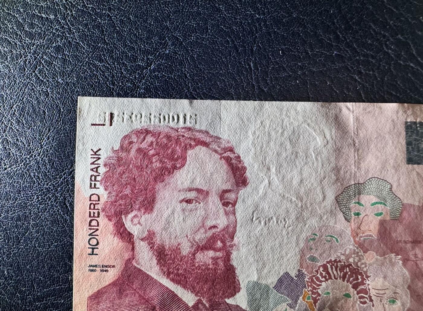 收藏联盟Quantum Auction 第373期拍卖  比利时1995年版100法郎两张 品相全新UNC 号码全程无457
