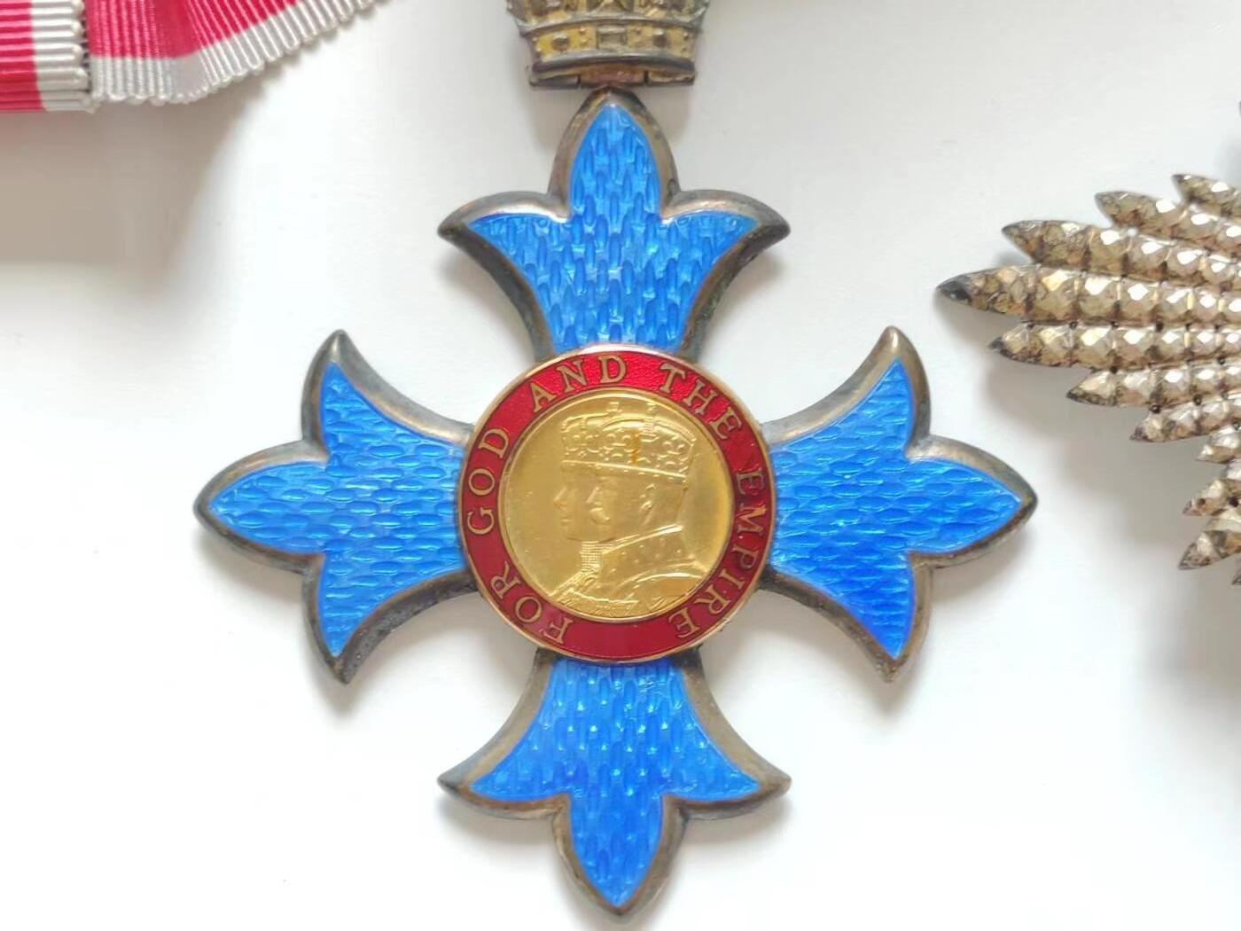RimeNova韵星2024军品类秋季拍卖会-- RimeNova 2024 Autumn Militaria Sale 英国骑士指挥官级大英帝国勋章（kbe）原盒和双语配戴说明（日，英）一套