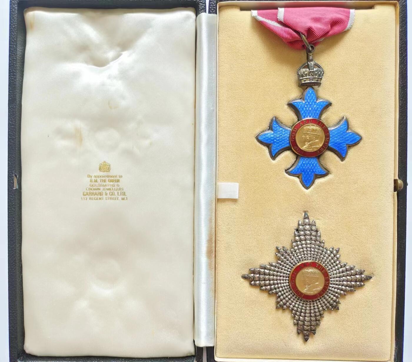 RimeNova韵星2024军品类秋季拍卖会-- RimeNova 2024 Autumn Militaria Sale 英国骑士指挥官级大英帝国勋章（kbe）原盒和双语配戴说明（日，英）一套