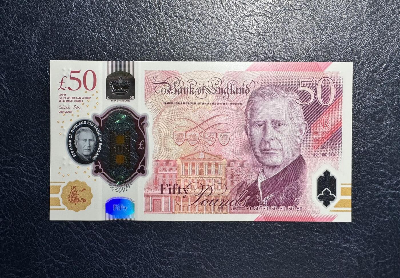 收藏联盟Quantum Auction 第373期拍卖  英国2025年50镑 品相全新UNC 号码无4双尾号 AJ冠 查理三世国王