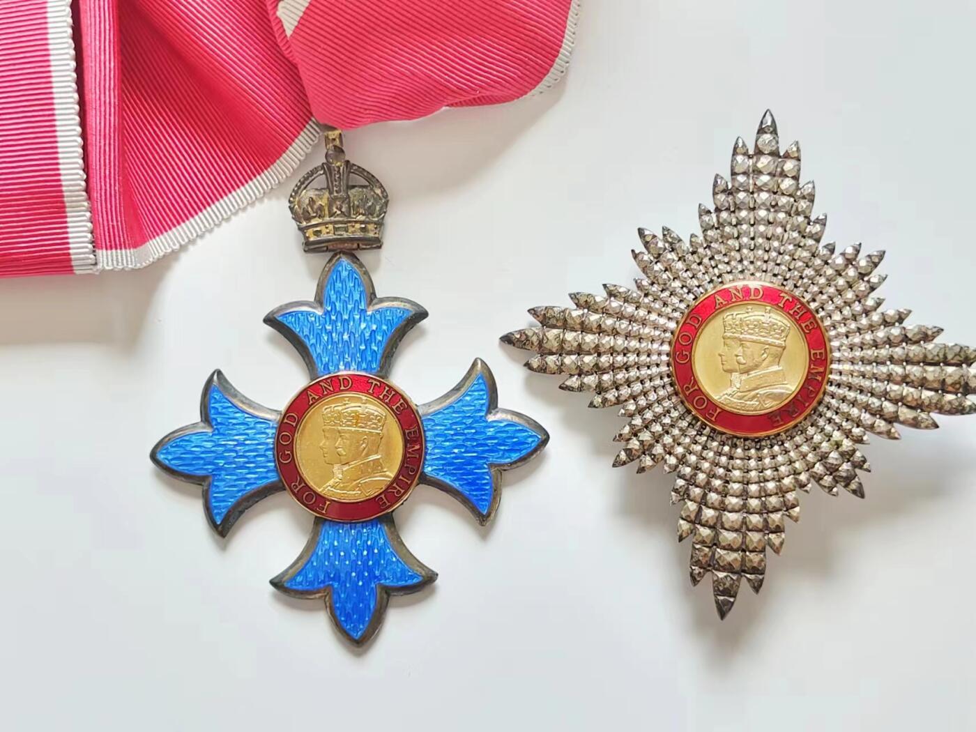 RimeNova韵星2024军品类秋季拍卖会-- RimeNova 2024 Autumn Militaria Sale 英国骑士指挥官级大英帝国勋章（kbe）原盒和双语配戴说明（日，英）一套