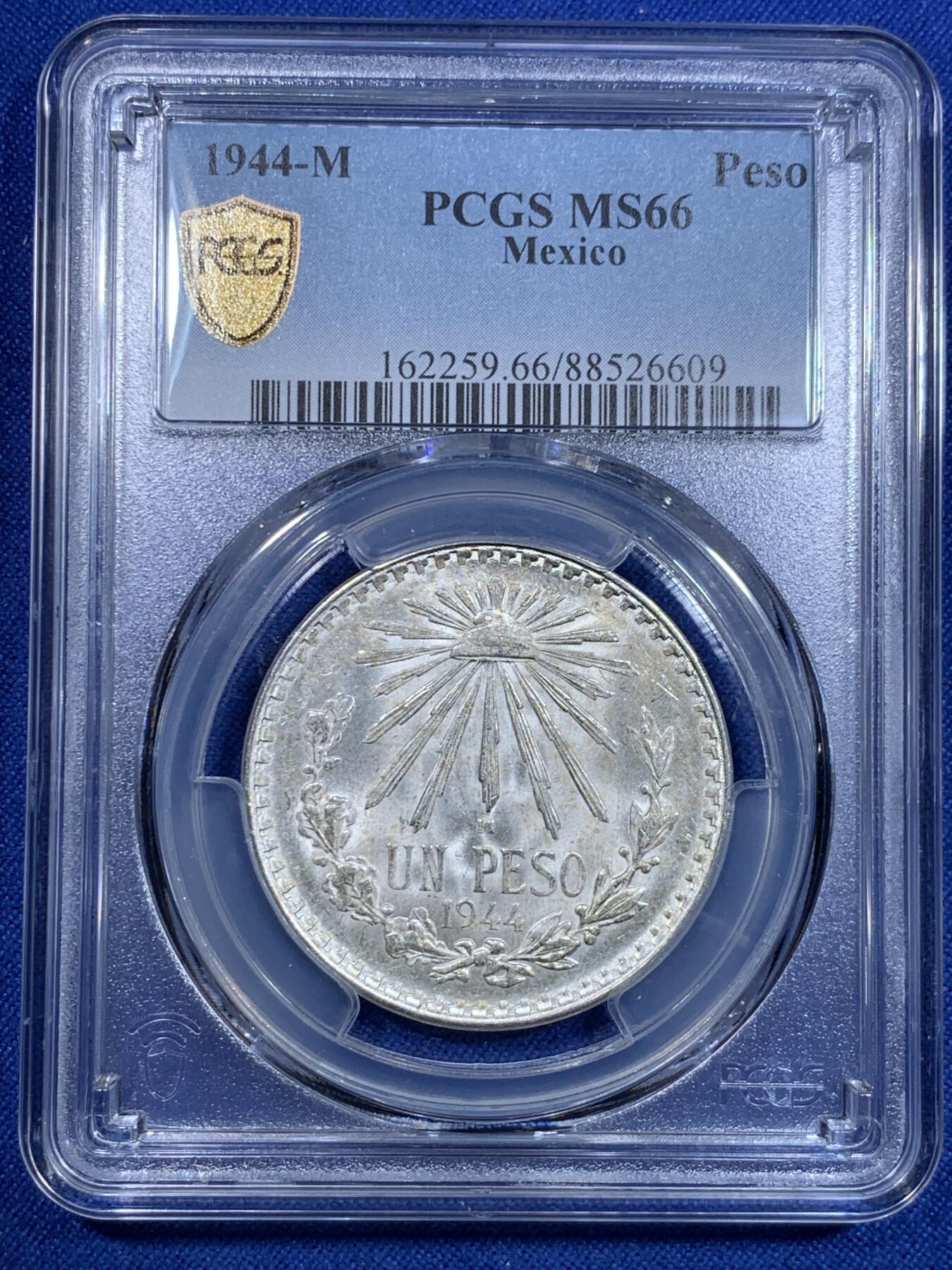 《竞宝斋》第303场   周日，周一 2场连拍 （全场包邮） PCGS MS66 墨西哥1944年1比索银币 小鹰洋 高分好品