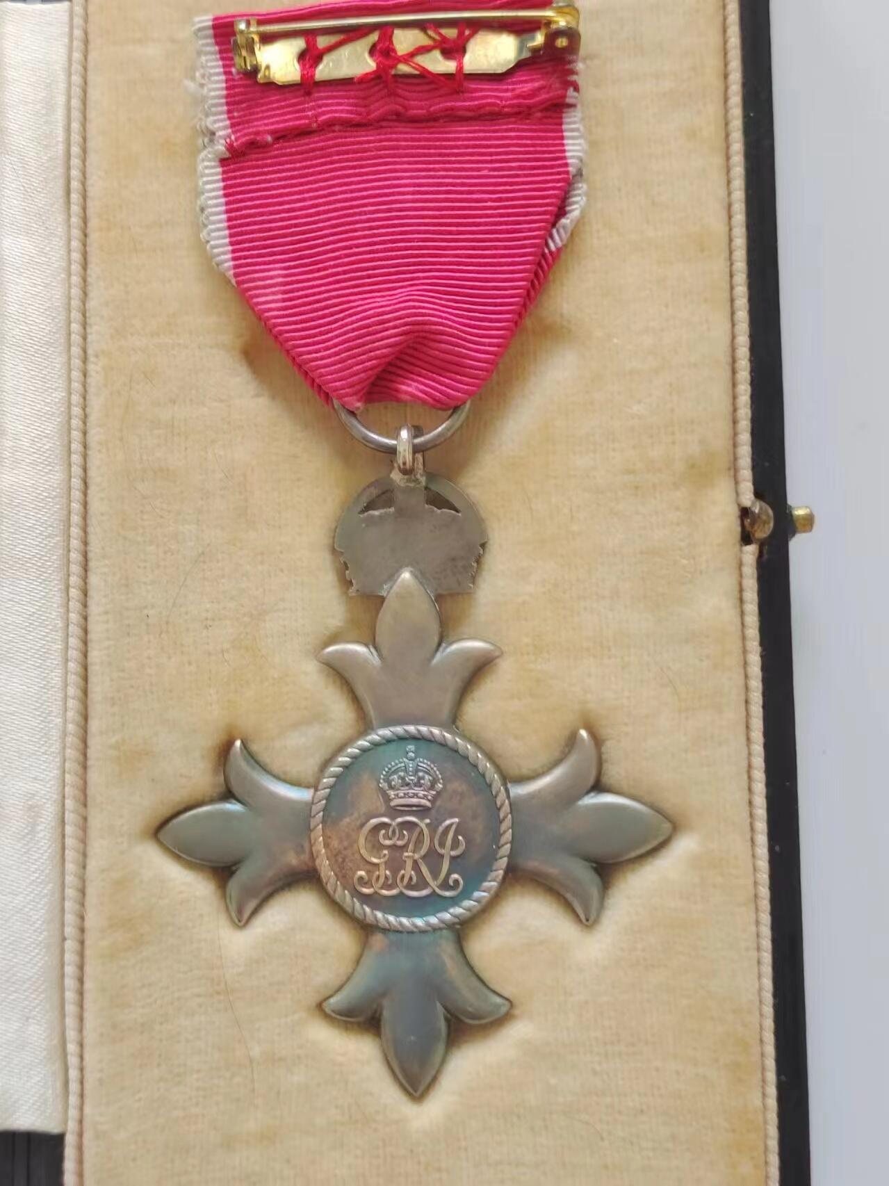 RimeNova韵星2024军品类秋季拍卖会-- RimeNova 2024 Autumn Militaria Sale 英国官佐级大英帝国勋章（obe）带原盒一套