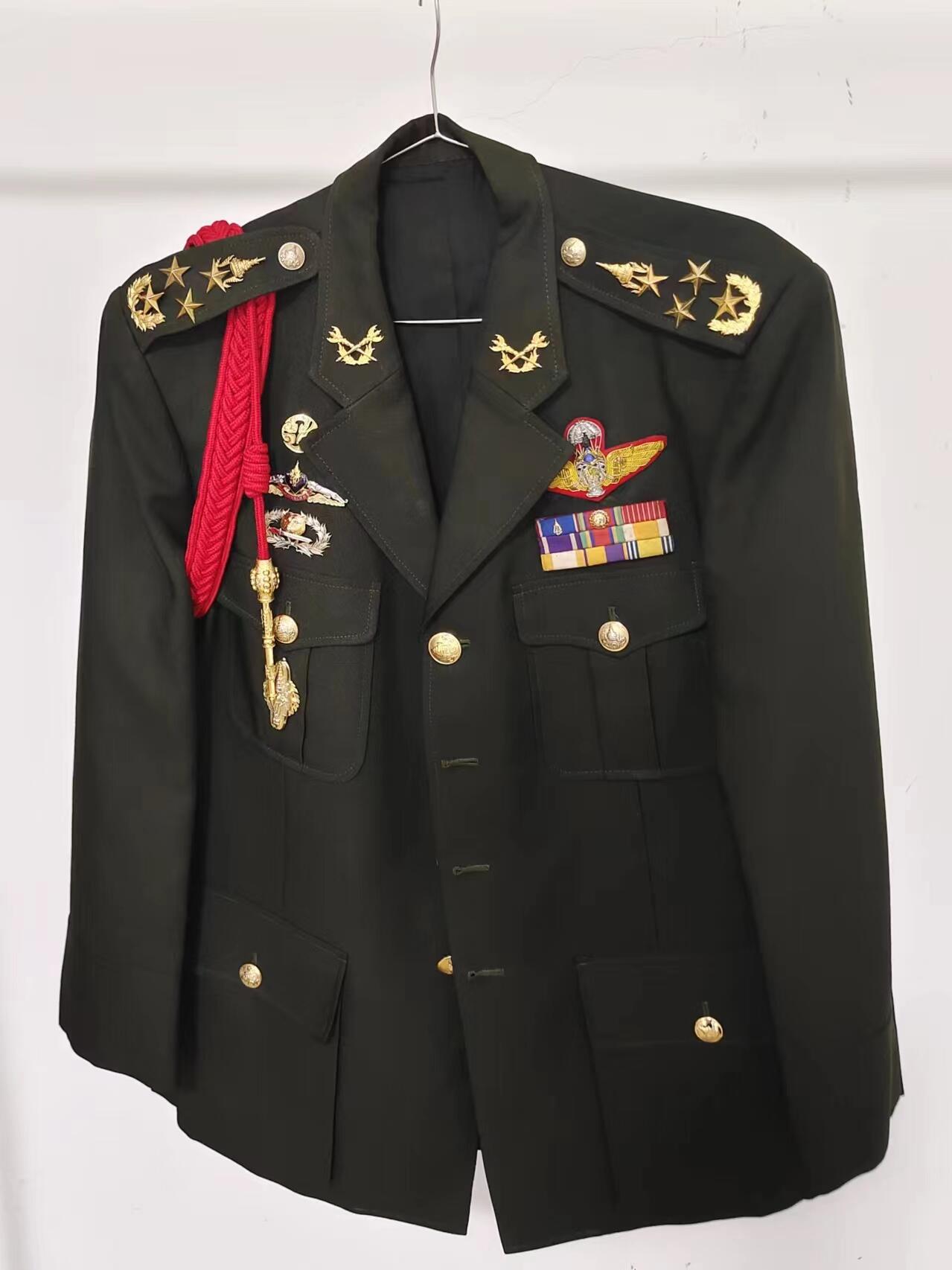 RimeNova韵星2024军品类秋季拍卖会-- RimeNova 2024 Autumn Militaria Sale 泰王国陆军总司令Chalermchai上将常服，带所有配饰