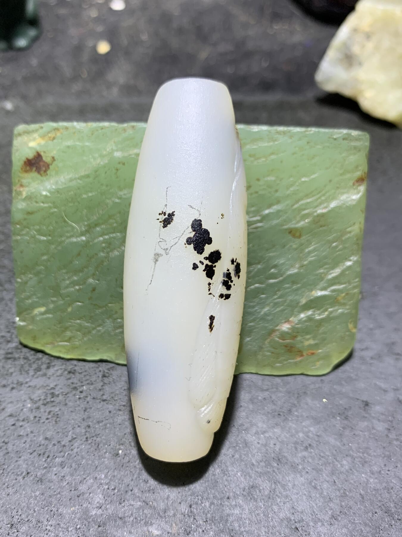 精美亚光高玉化草花纹海洋玉髓手工俏色巧雕龙鱼大桶珠一个！