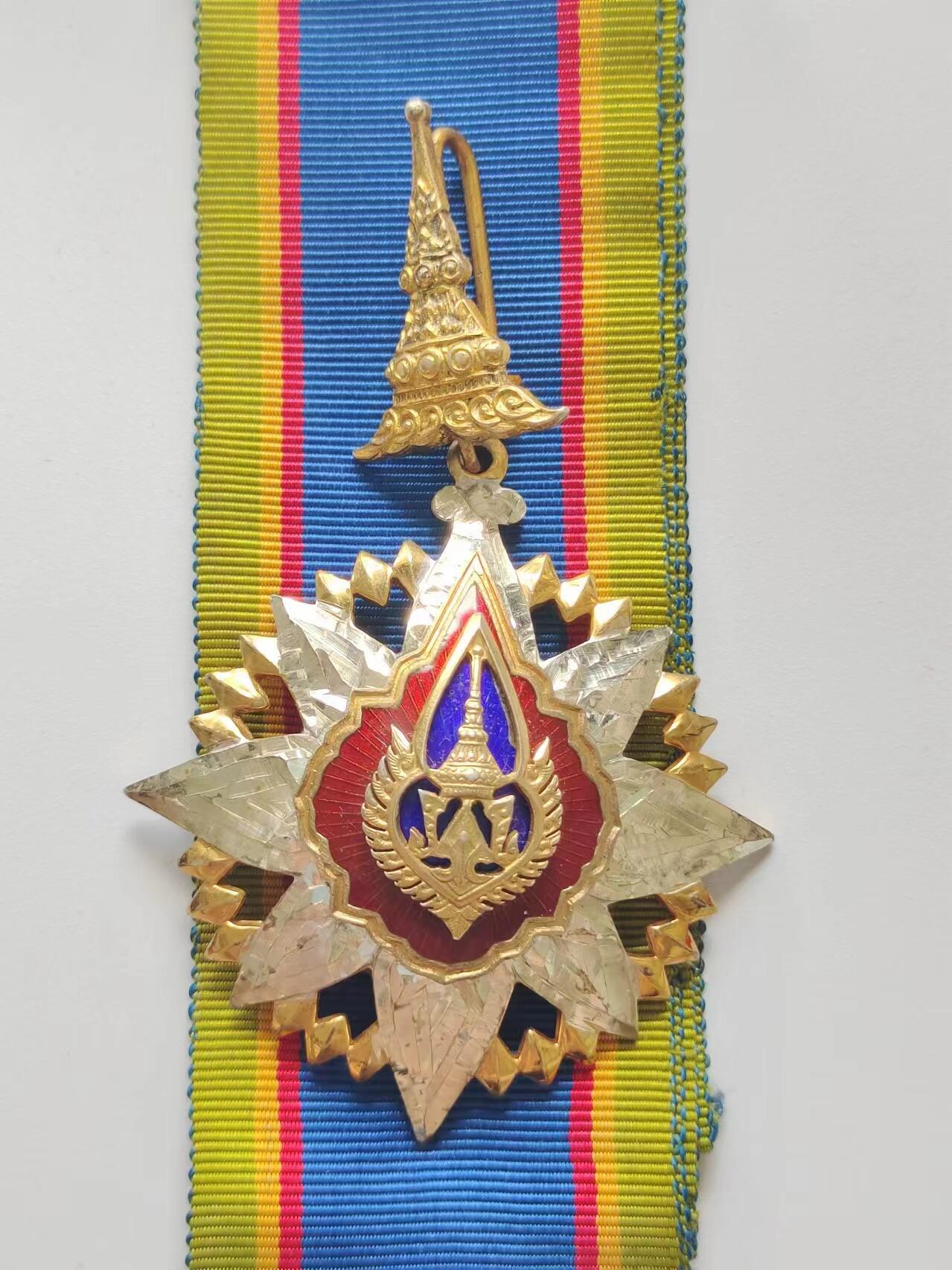 RimeNova韵星2024军品类秋季拍卖会-- RimeNova 2024 Autumn Militaria Sale 泰王国指挥官级王冠勋章带原盒一套