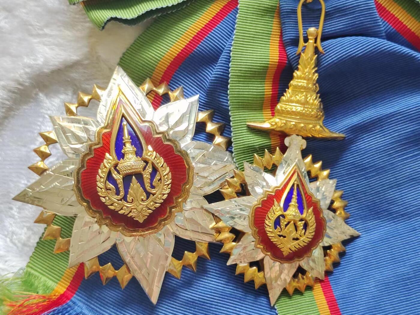 RimeNova韵星2024军品类秋季拍卖会-- RimeNova 2024 Autumn Militaria Sale 泰王国大十字级王冠勋章、佩戴说明和原盒一套