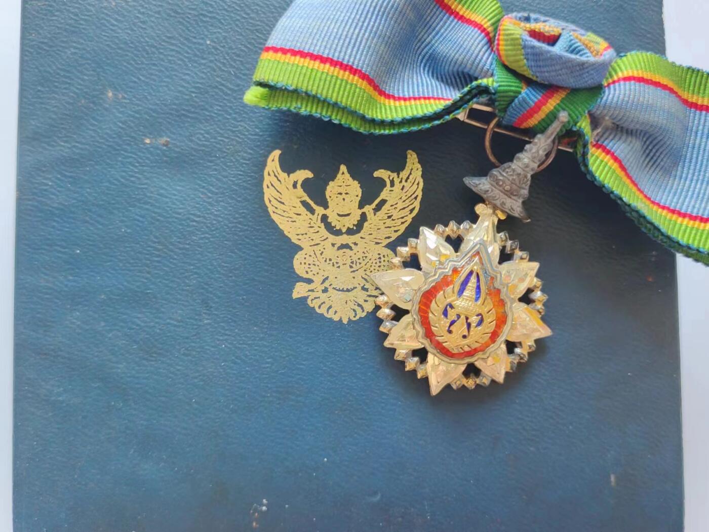 RimeNova韵星2024军品类秋季拍卖会-- RimeNova 2024 Autumn Militaria Sale 泰王国军官级女版王冠勋章带原盒一套