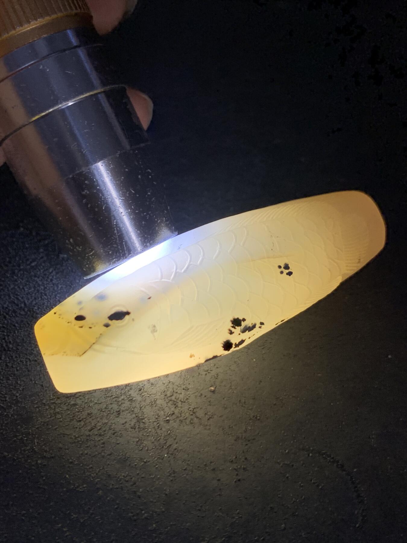 精美亚光高玉化草花纹海洋玉髓手工俏色巧雕龙鱼大桶珠一个！