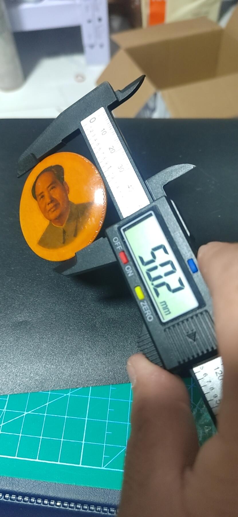 毛主席像章专场，都是竹制章和陶瓷章 🔥🔥竹制章🔥🔥毛主席像章，50.2毫米