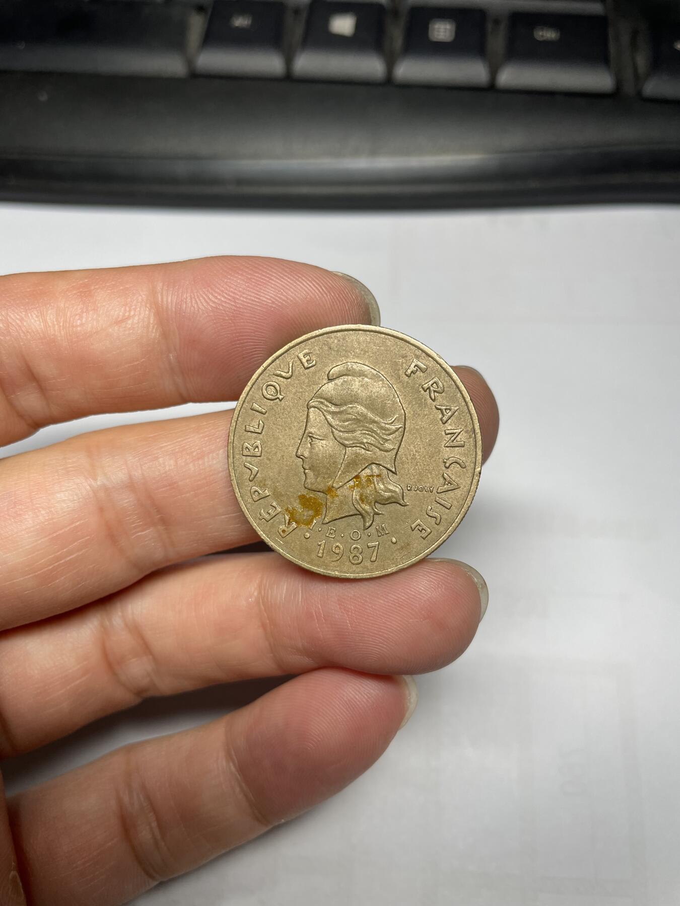 每日一拍，2024年集古藏今外币拍卖第十四期-第4场—（总第134拍），可以寄存60天，满160元包邮。 1985年法属波利尼西亚100法郎