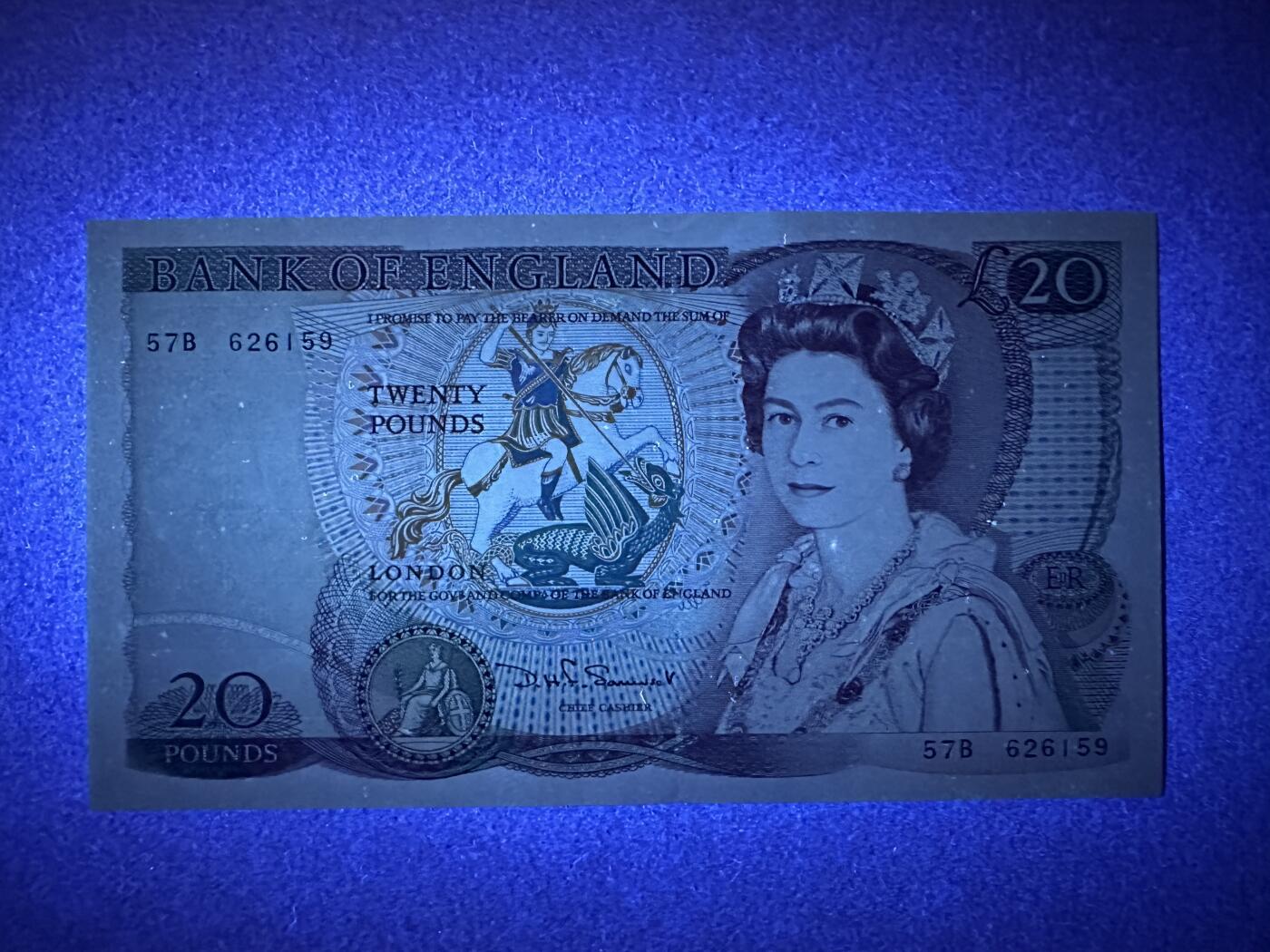 《张总收藏》166期-周日外币精品 英格兰20镑 UNC D序列莎翁水印 局部荧光 无4